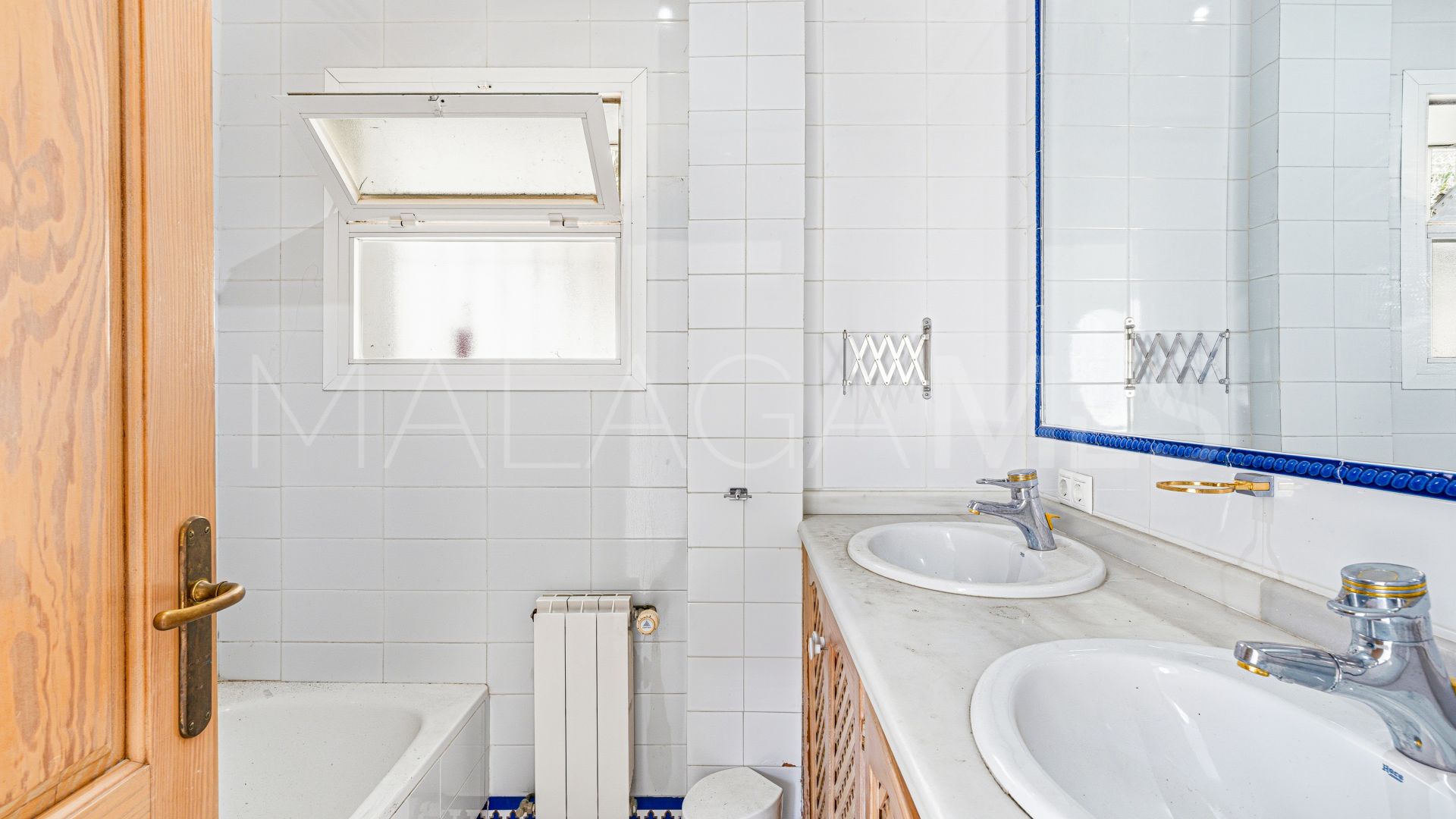 Villa for sale in El Paraiso