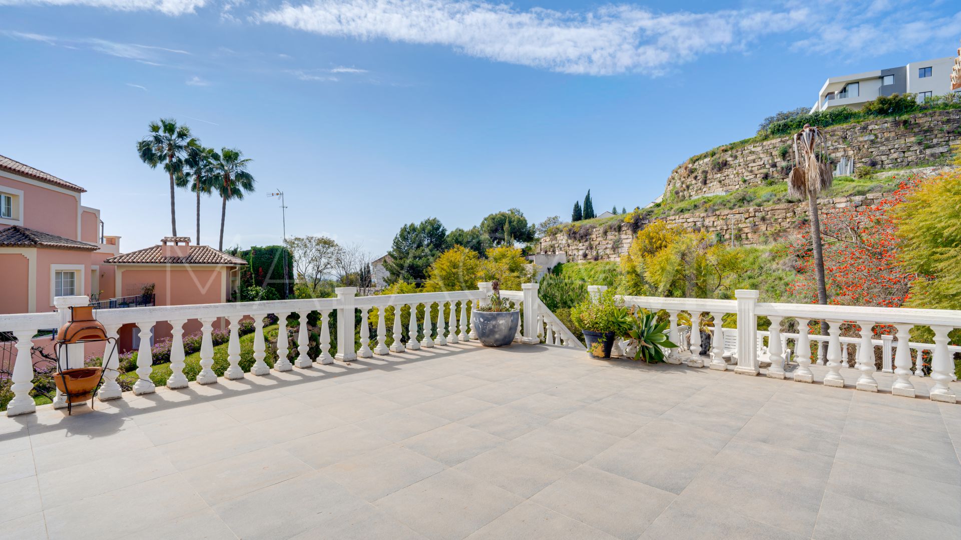 Villa for sale in El Paraiso