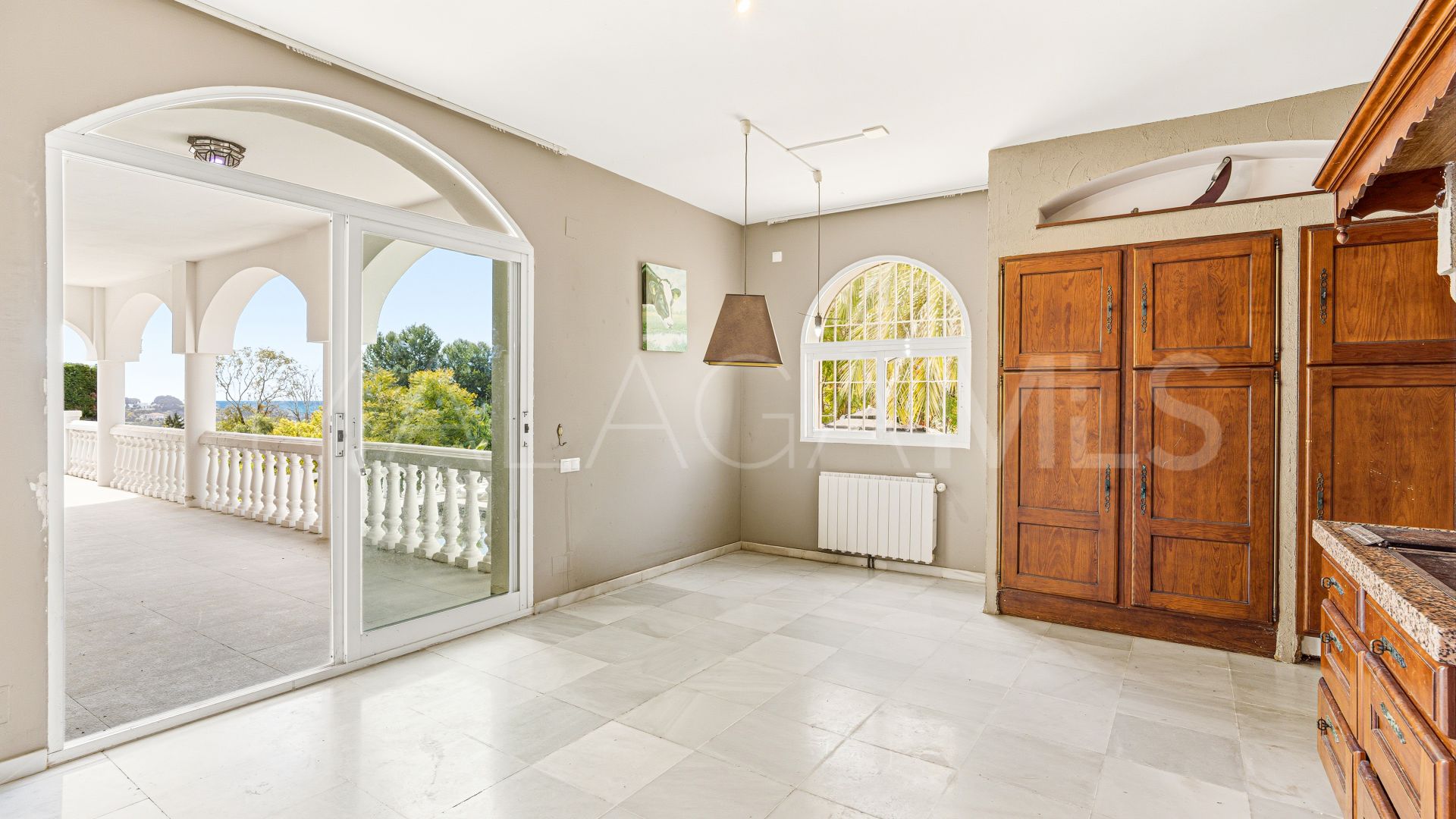 Villa for sale in El Paraiso