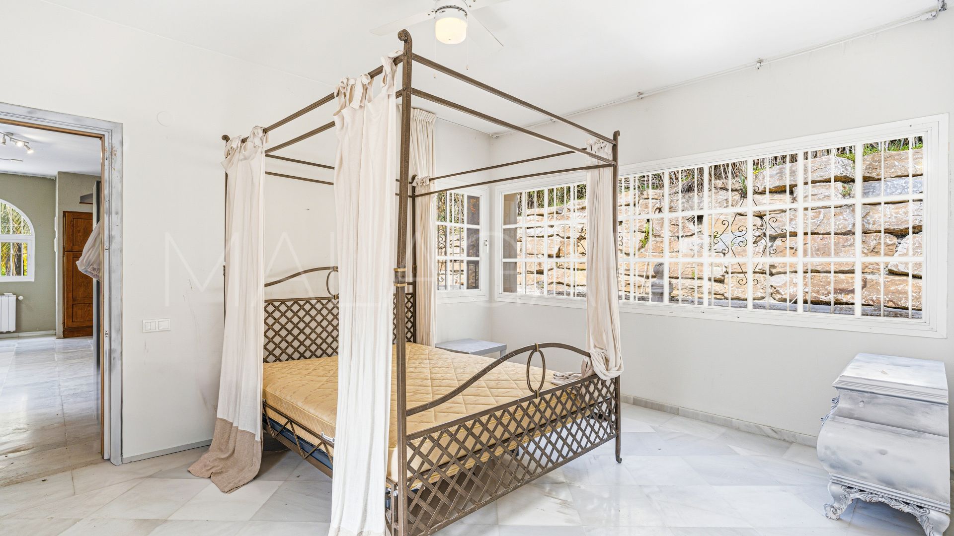 Villa for sale in El Paraiso