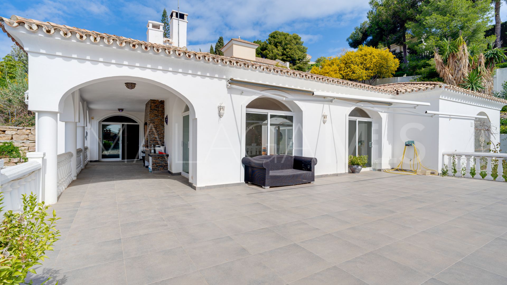 Villa for sale in El Paraiso