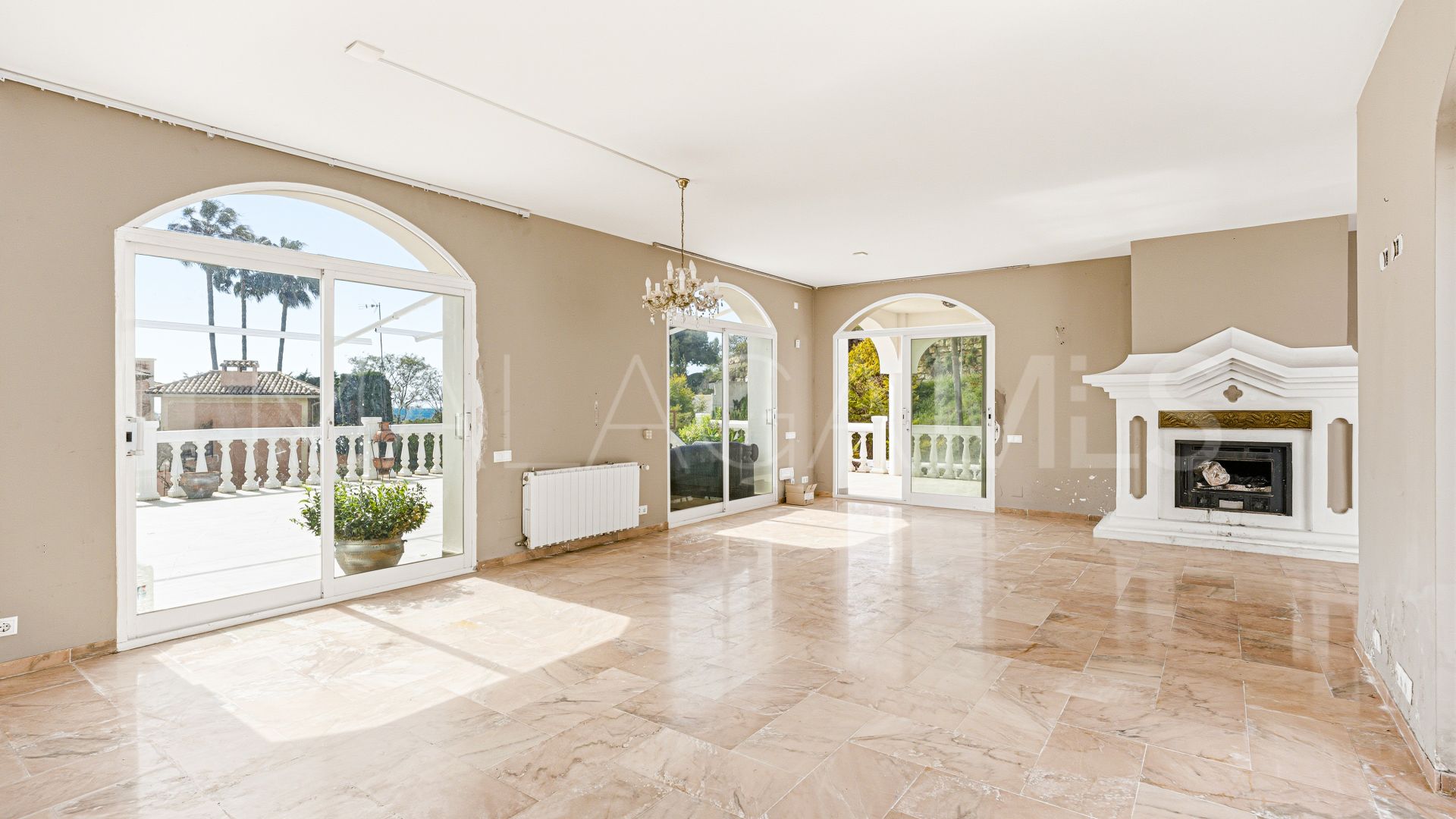 Villa for sale in El Paraiso