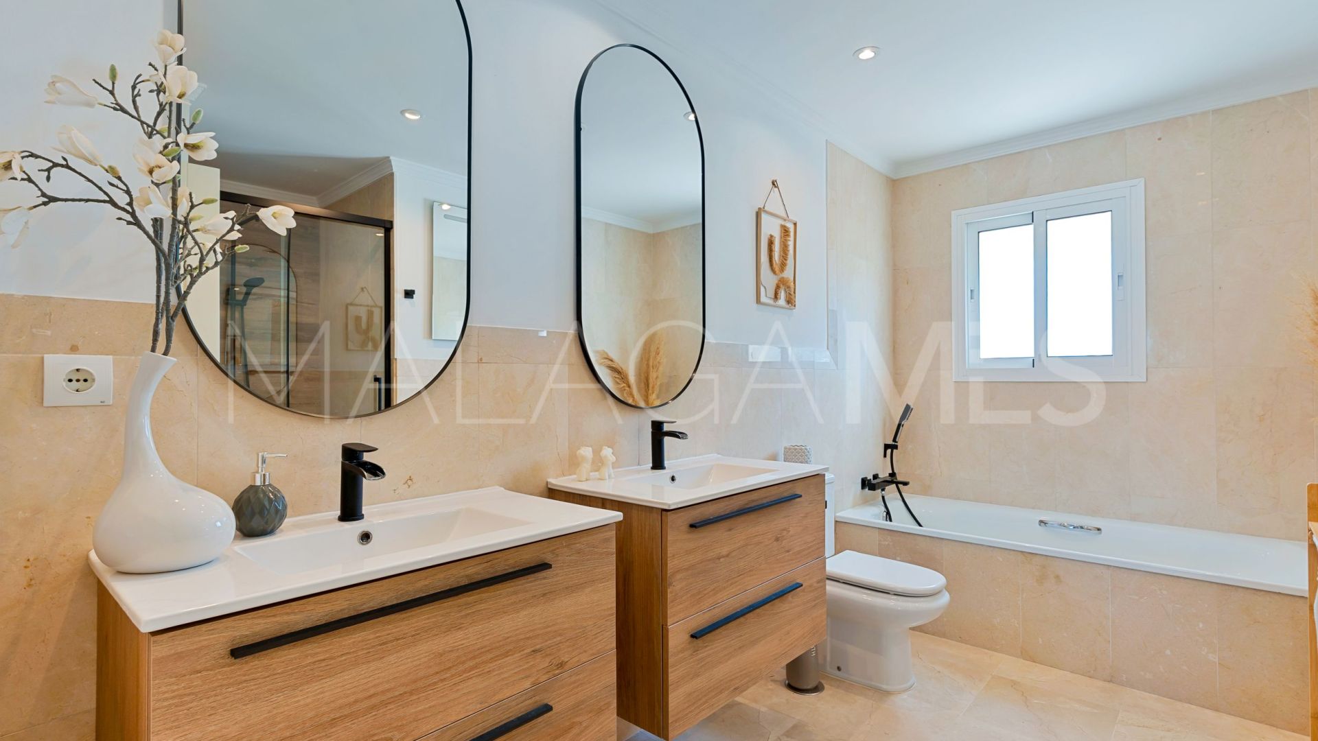 Villa for sale in Riviera del Sol