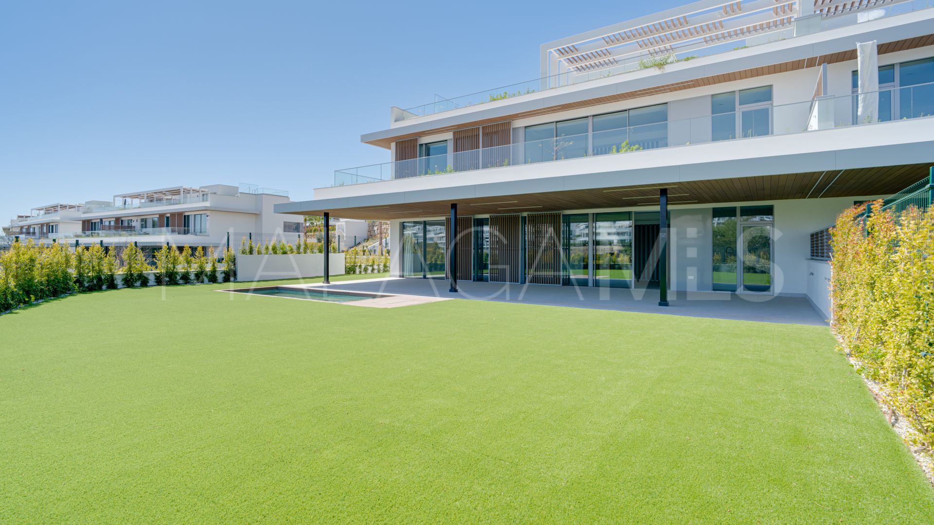 Duplex planta baja for sale with 4 bedrooms in Santa Clara