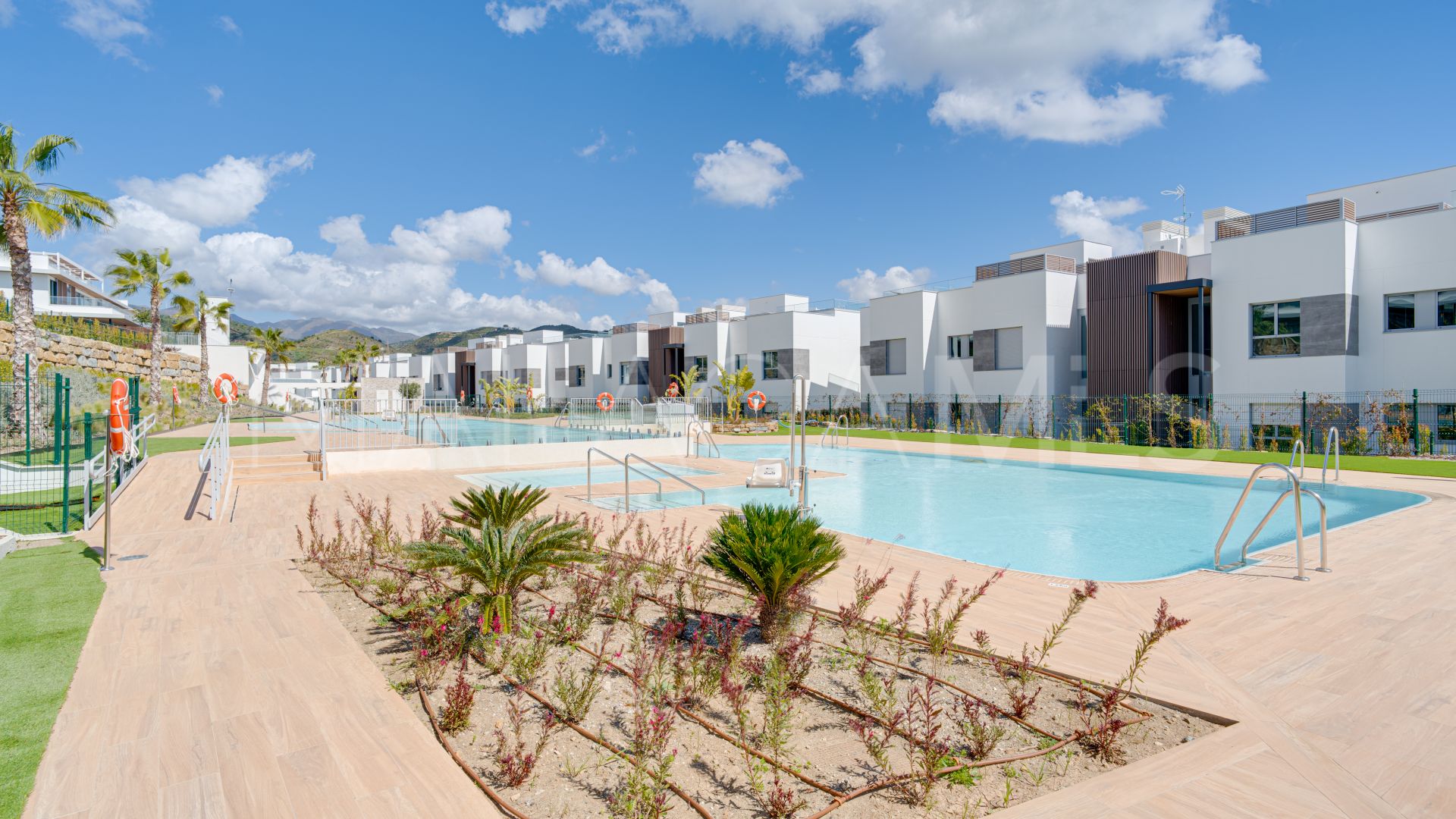 Duplex planta baja for sale with 4 bedrooms in Santa Clara