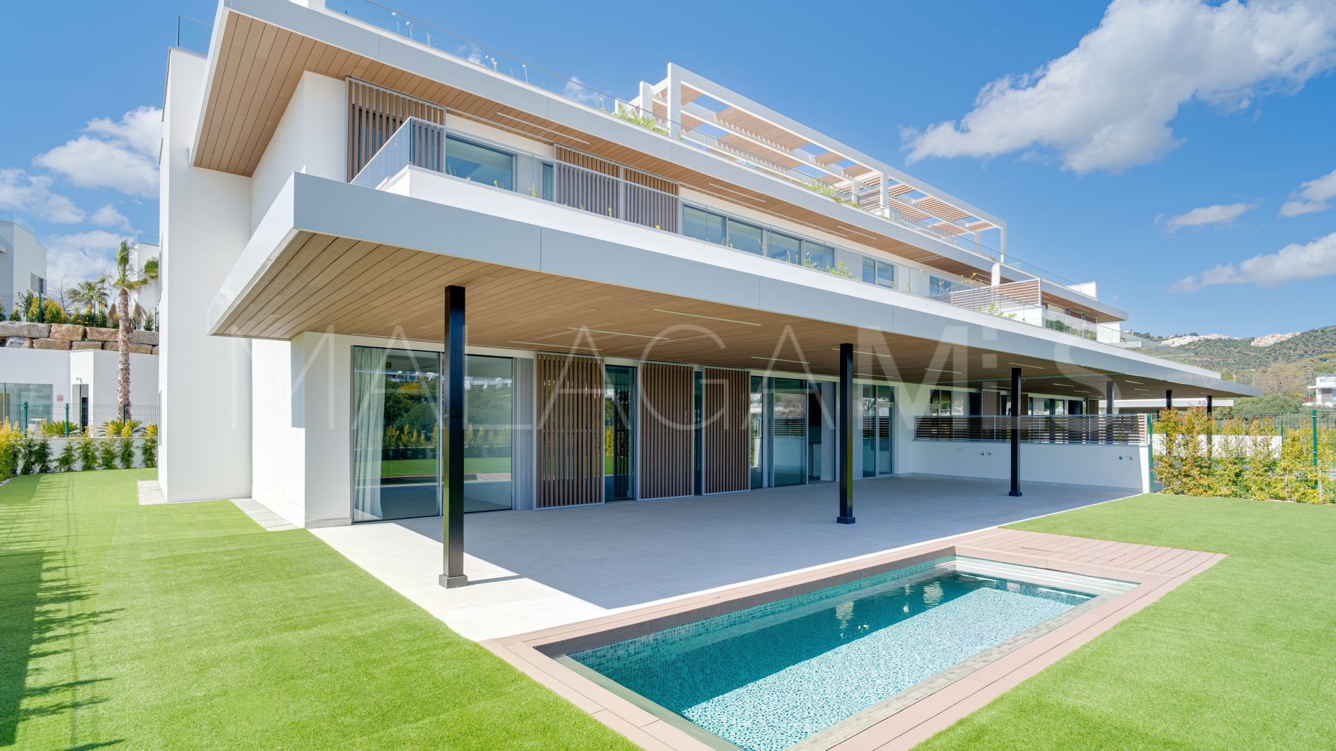 Duplex planta baja for sale with 4 bedrooms in Santa Clara