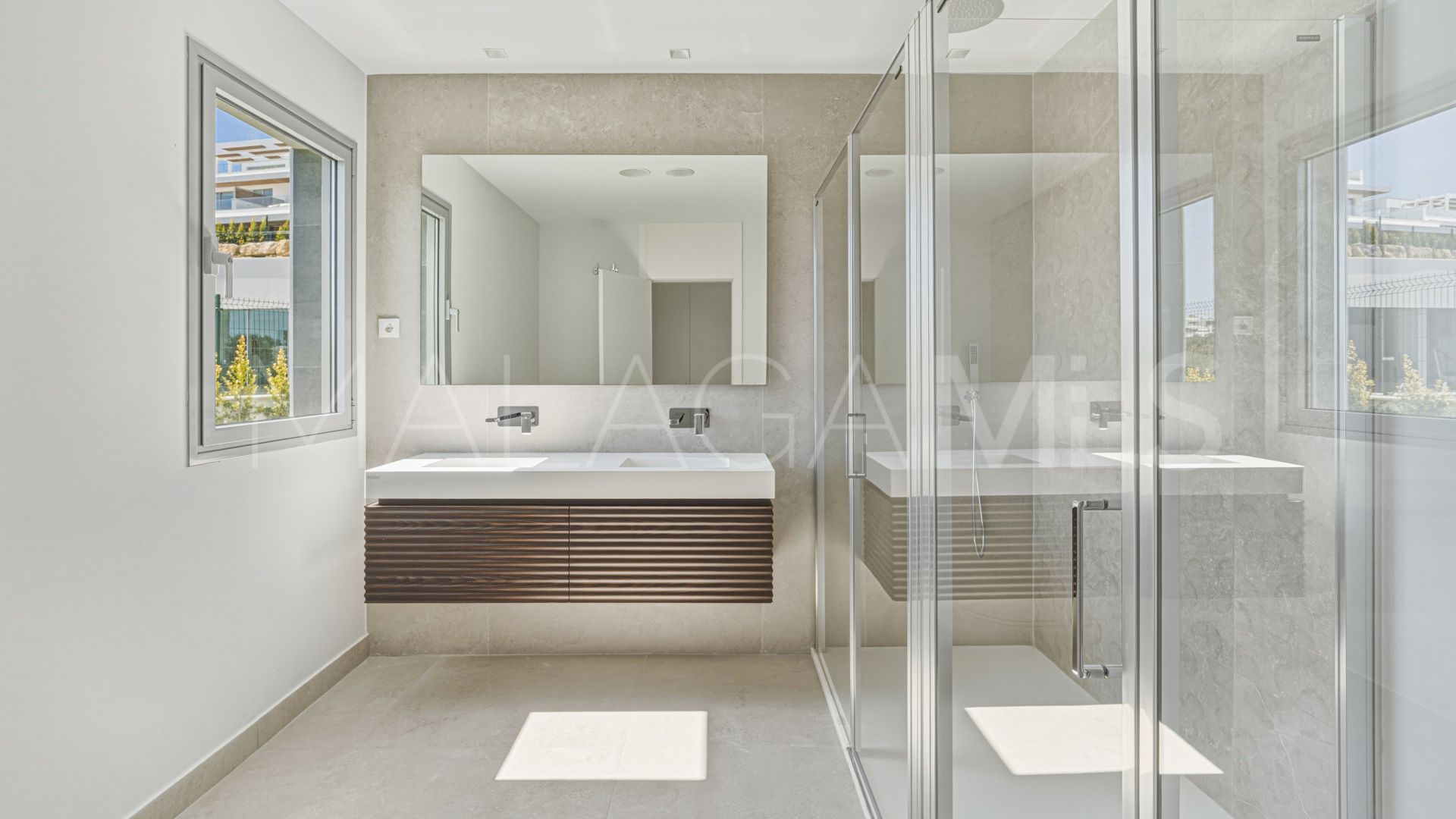 Duplex planta baja for sale with 4 bedrooms in Santa Clara