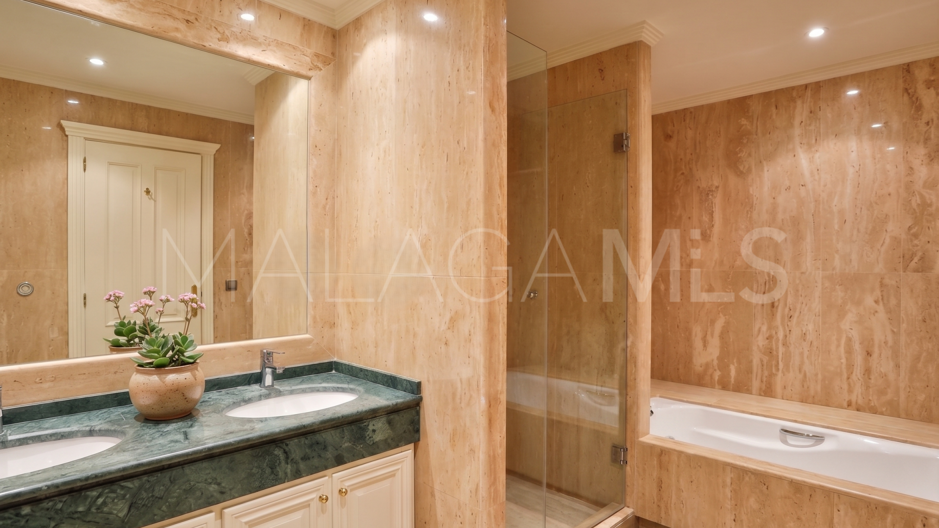 Appartement rez de chaussée for sale in Condado de Sierra Blanca