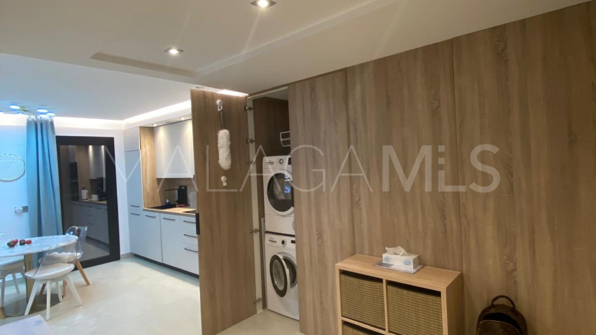 For sale apartment in The Crest with 3 bedrooms