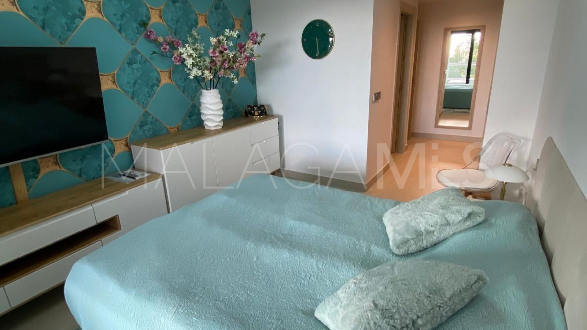 For sale apartment in The Crest with 3 bedrooms