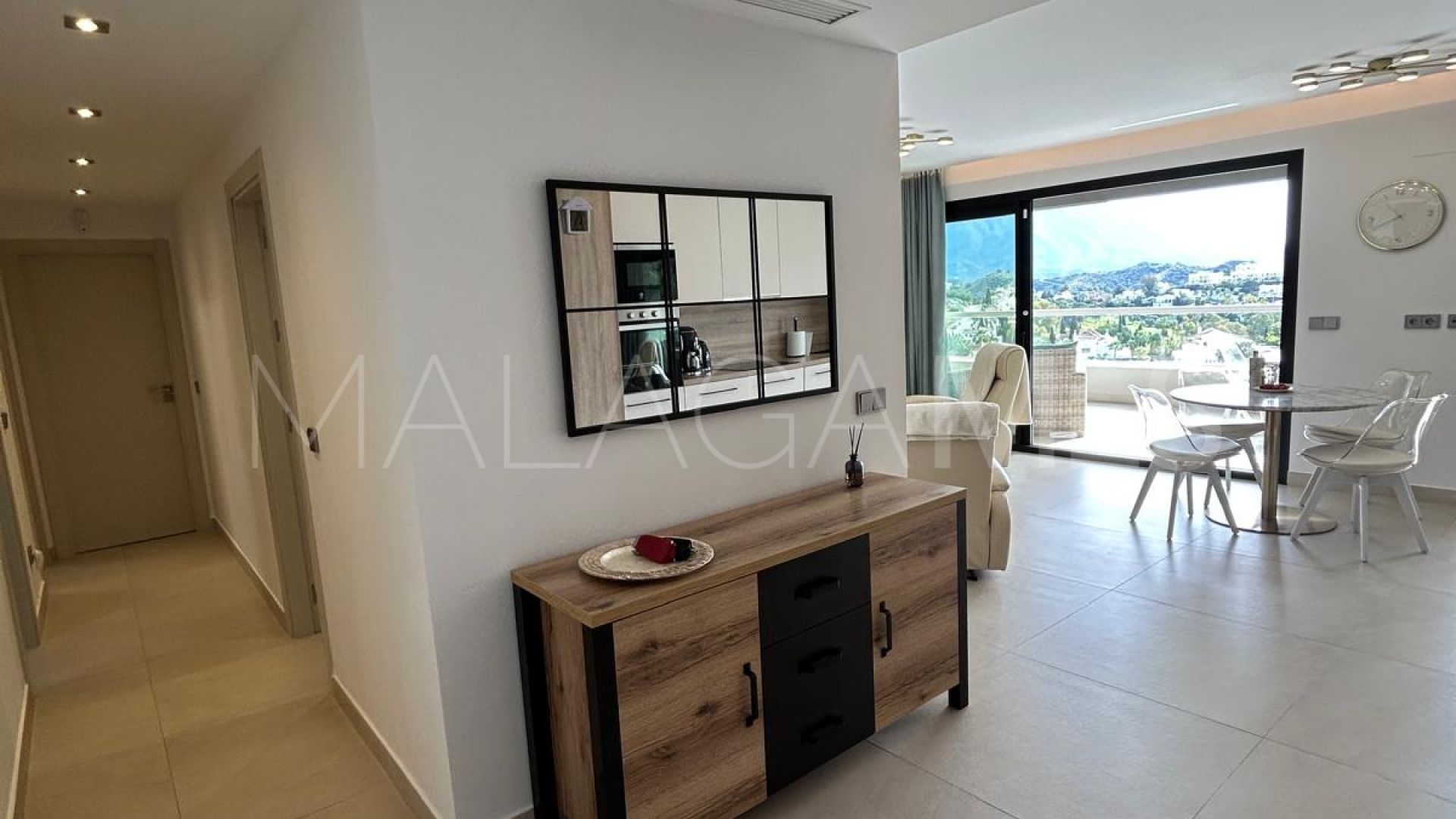 For sale apartment in The Crest with 3 bedrooms