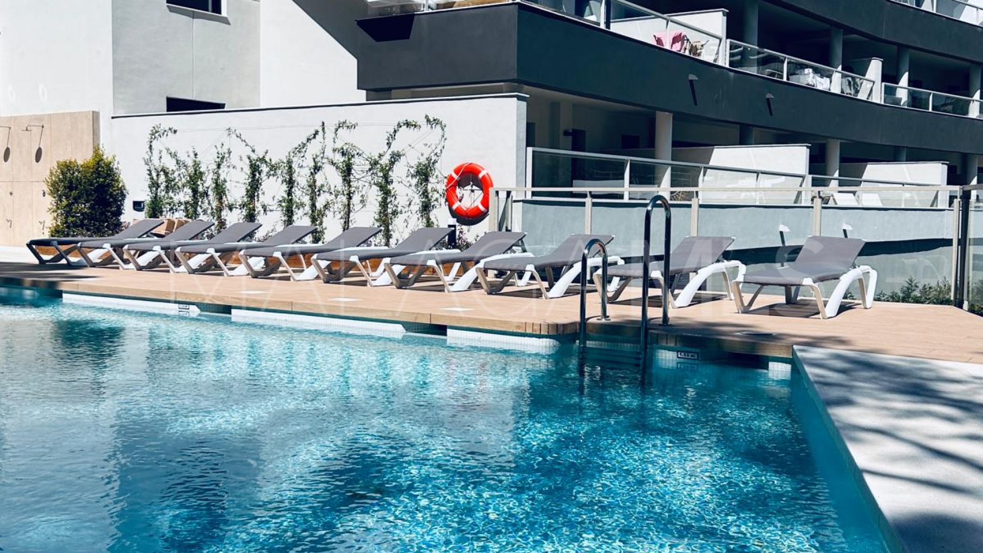 For sale apartment in The Crest with 3 bedrooms