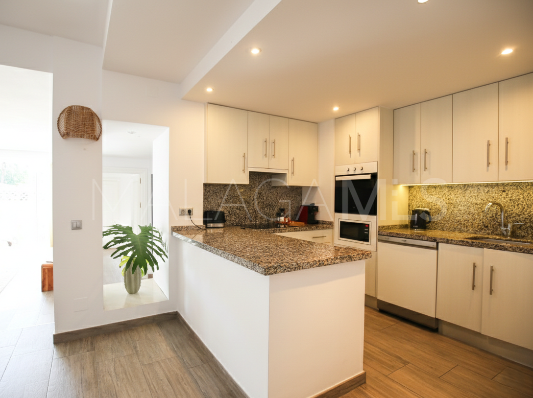 Buy apartamento planta baja in Jardines de las Golondrinas with 2 bedrooms