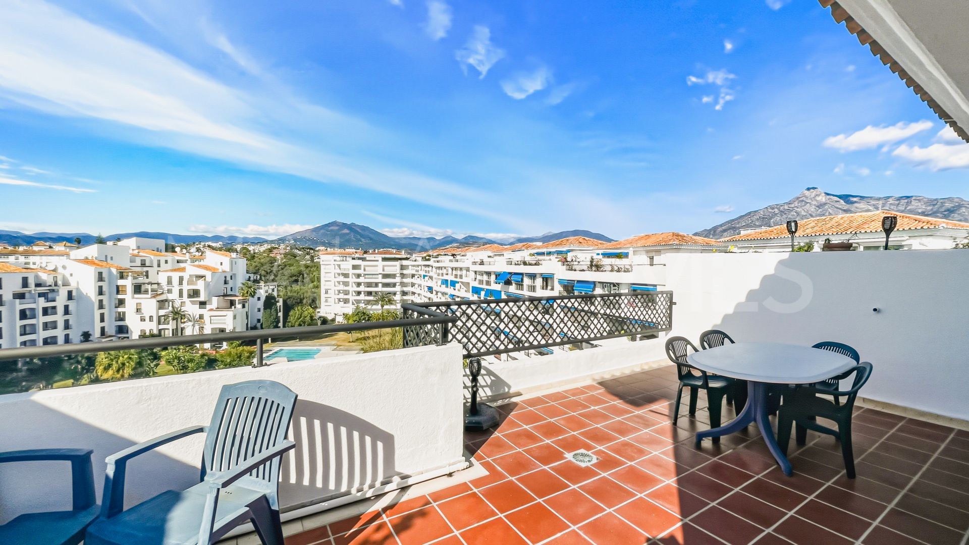 Atico duplex for sale in Marbella - Puerto Banus de 4 bedrooms