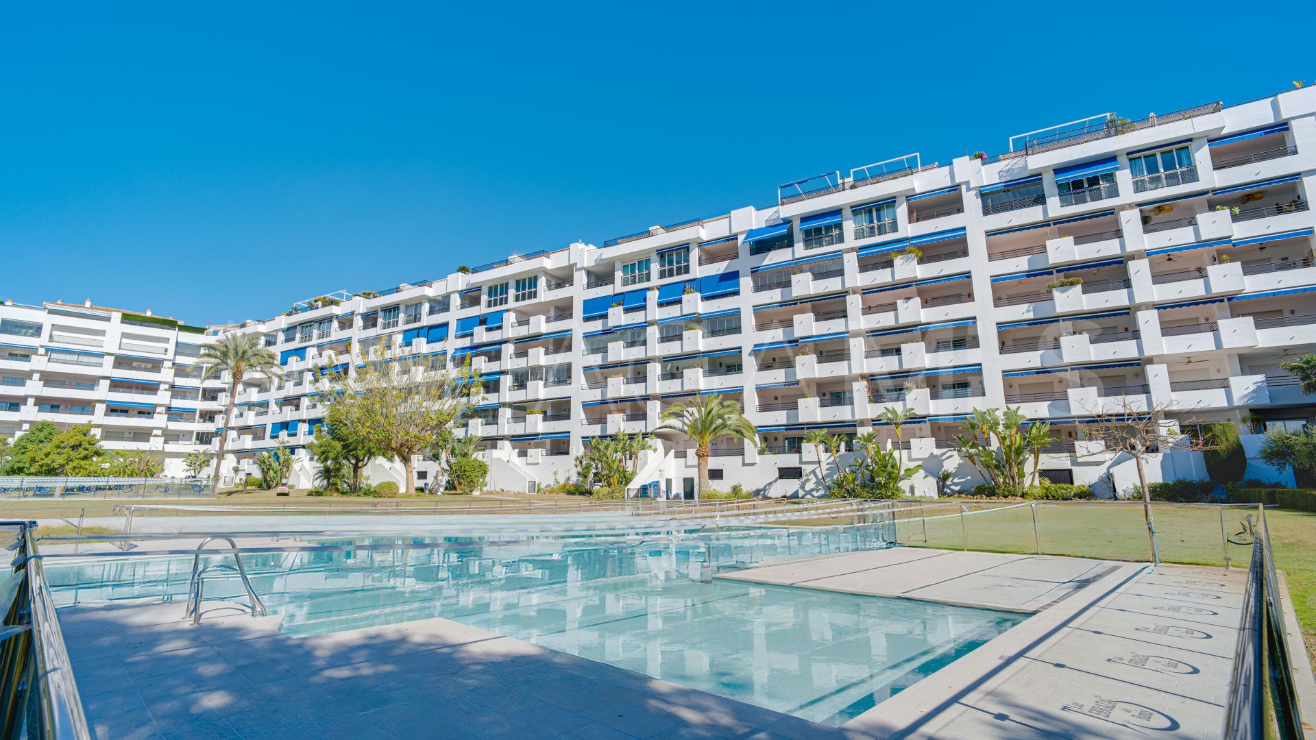 Atico duplex for sale in Marbella - Puerto Banus de 4 bedrooms