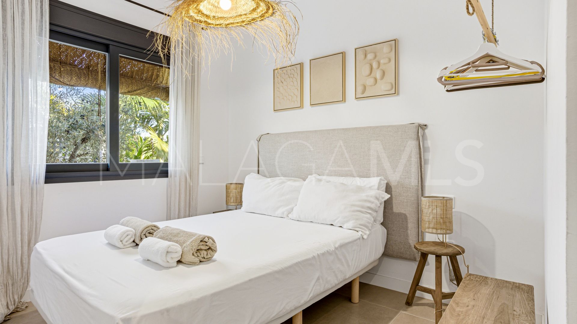 Agra Residencial, adosado for sale with 3 bedrooms