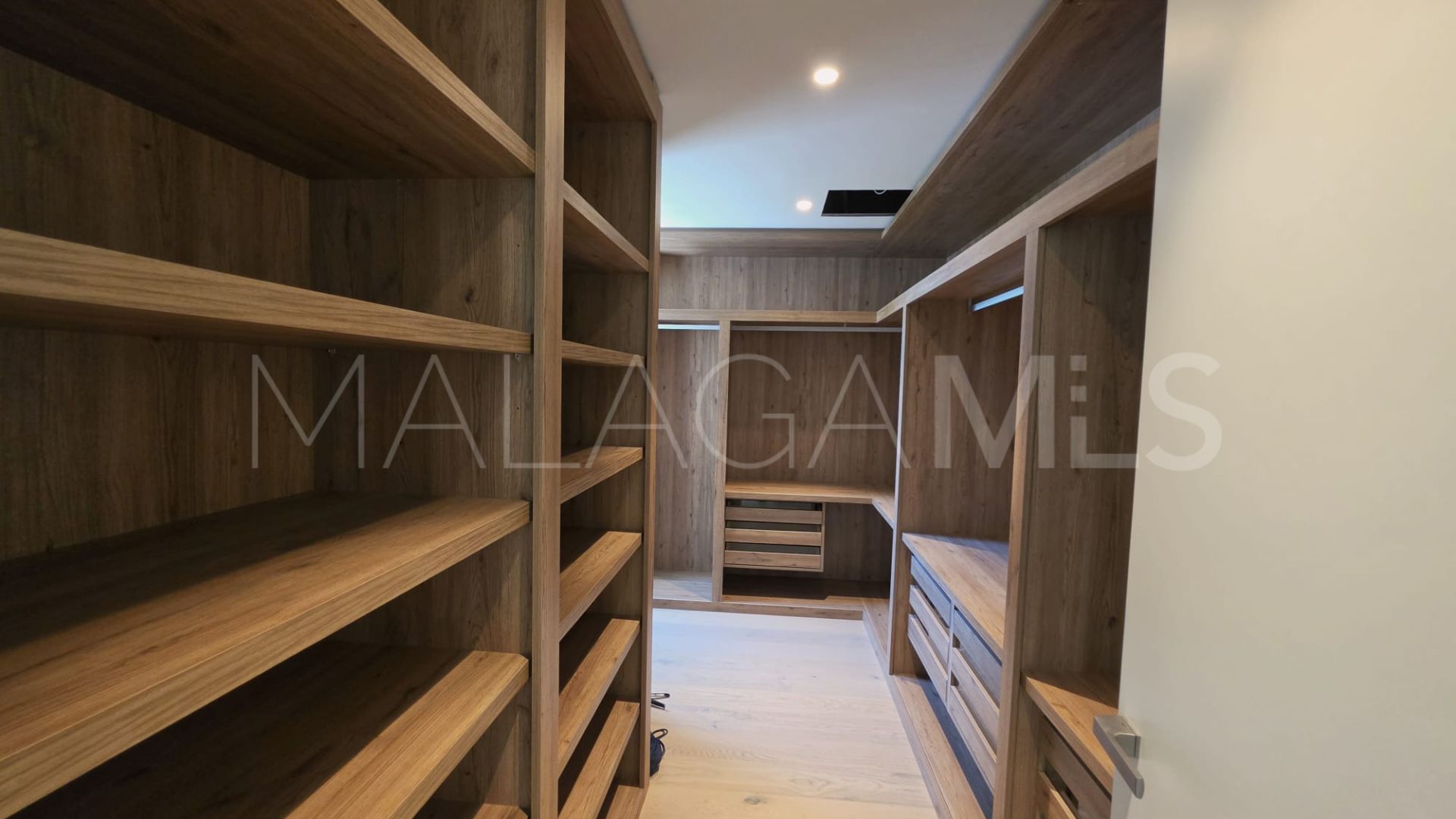 5 bedrooms Los Monteros Playa villa for sale