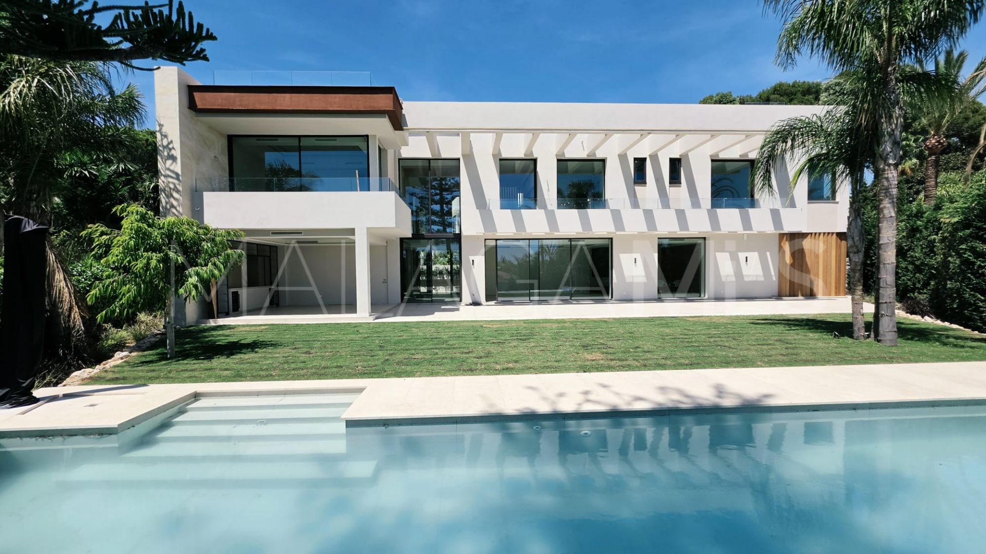 5 bedrooms Los Monteros Playa villa for sale