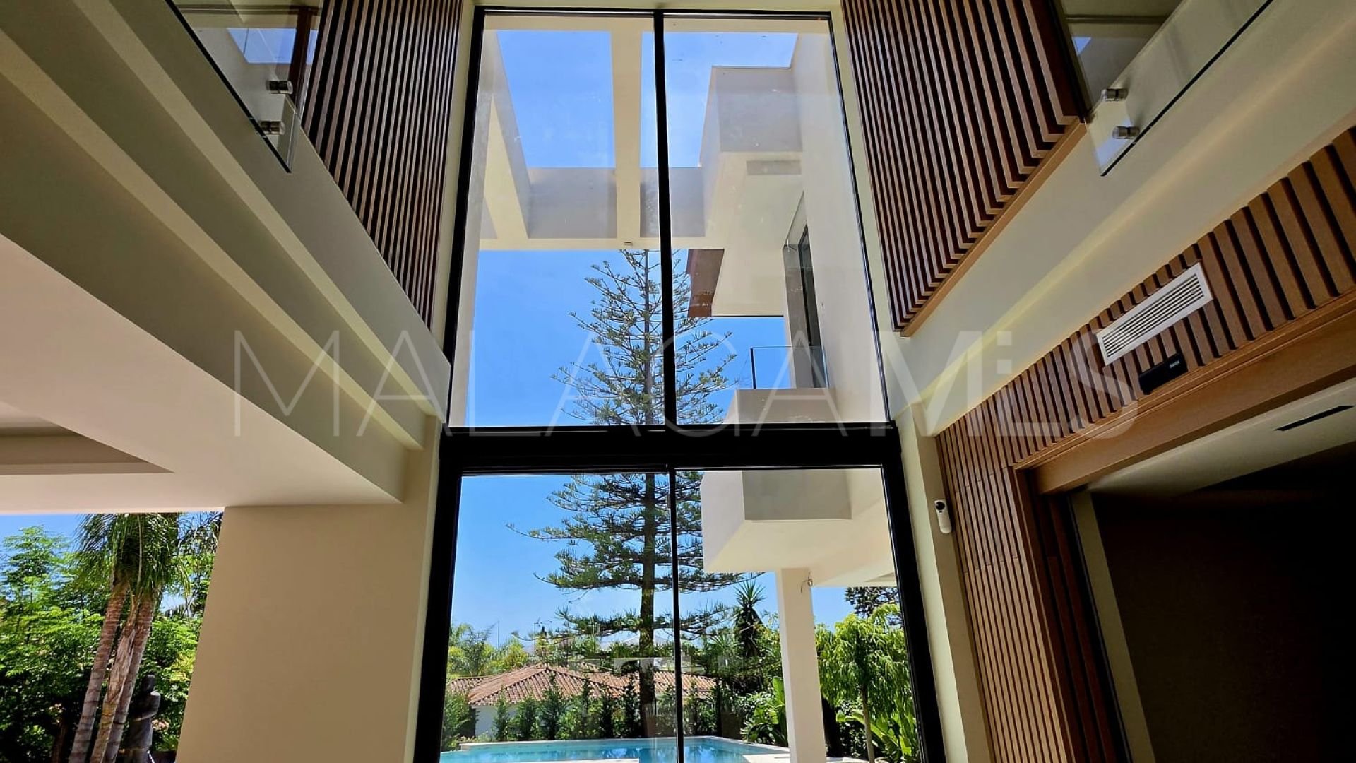 5 bedrooms Los Monteros Playa villa for sale