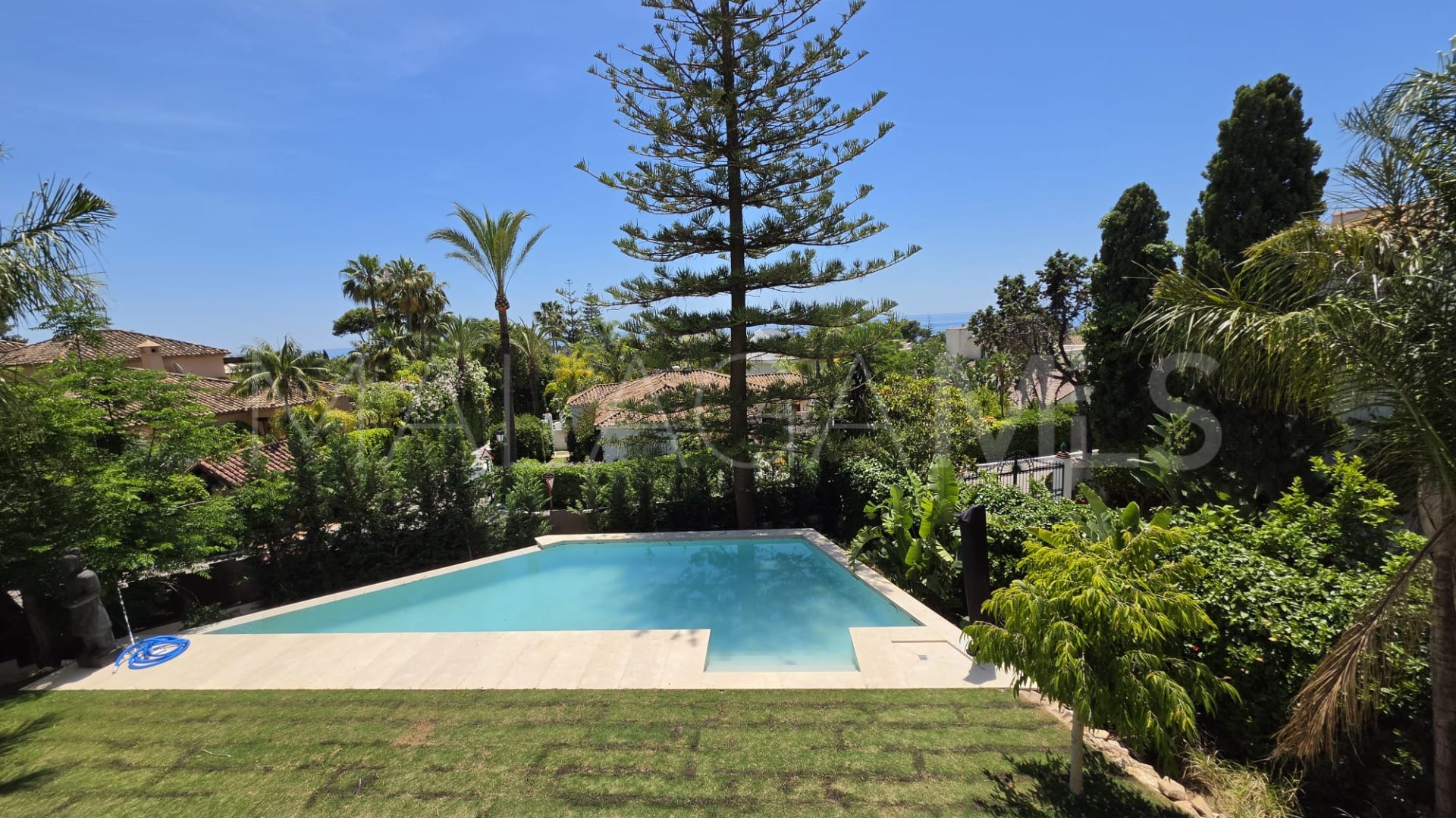 5 bedrooms Los Monteros Playa villa for sale