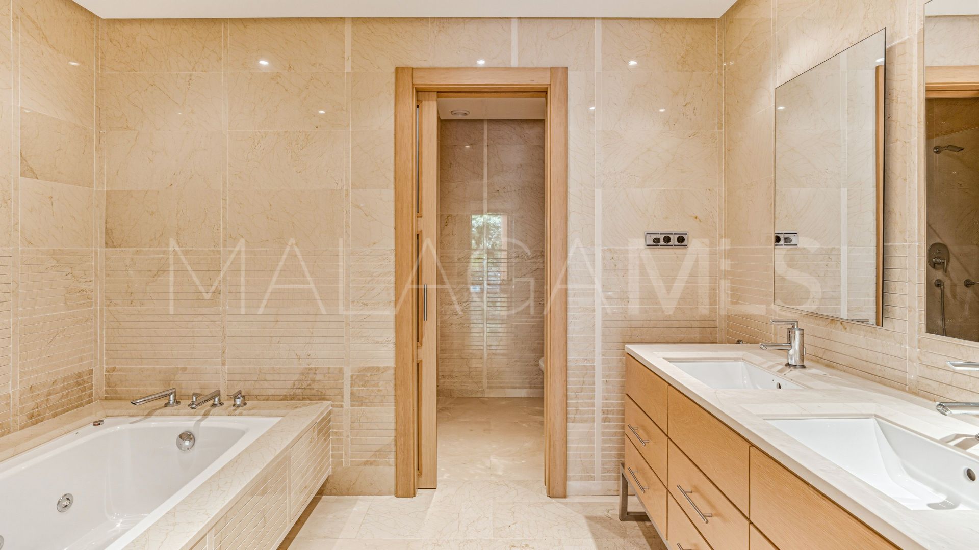 Appartement rez de chaussée for sale in Mansion Club