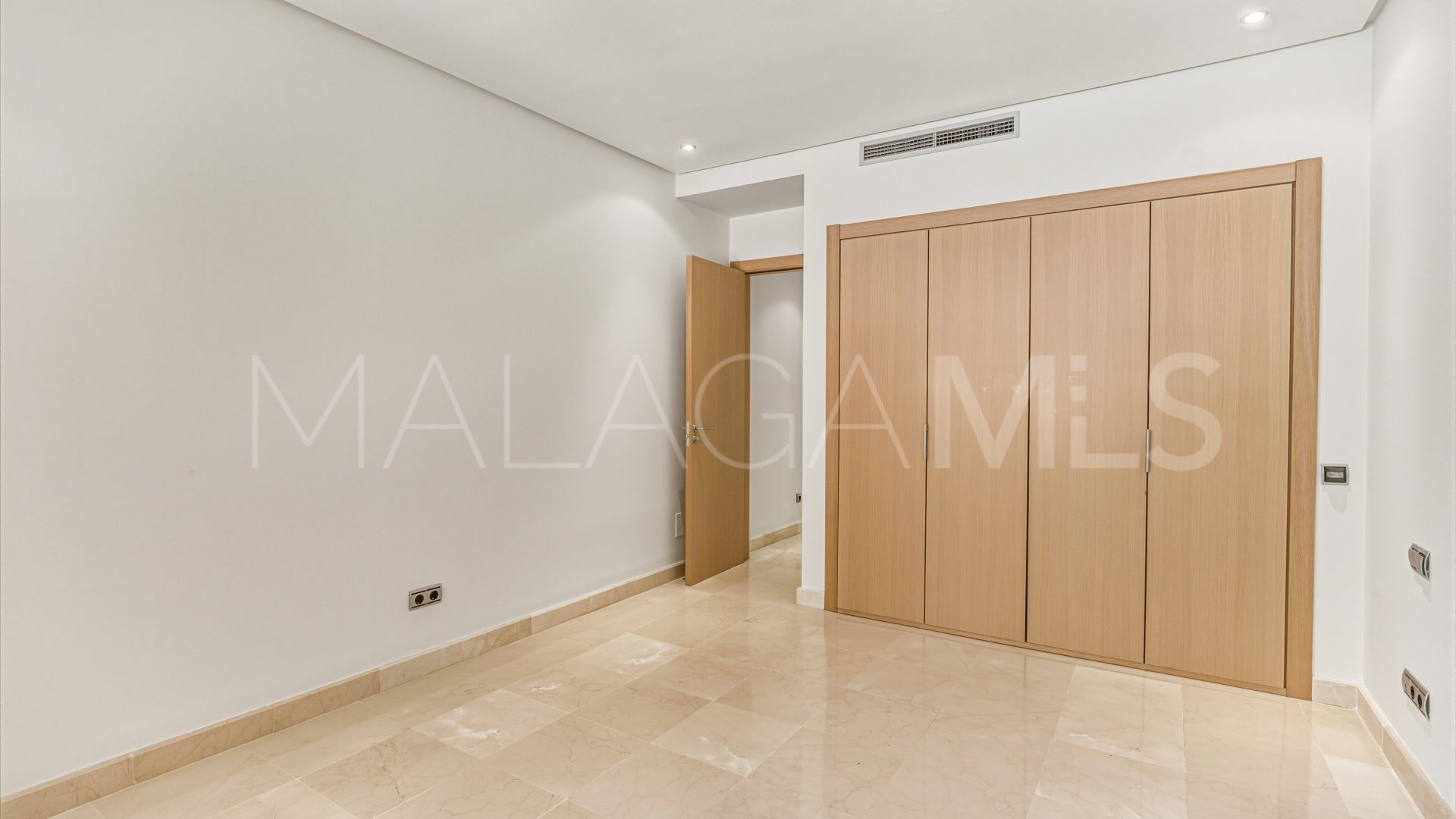 Appartement rez de chaussée for sale in Mansion Club