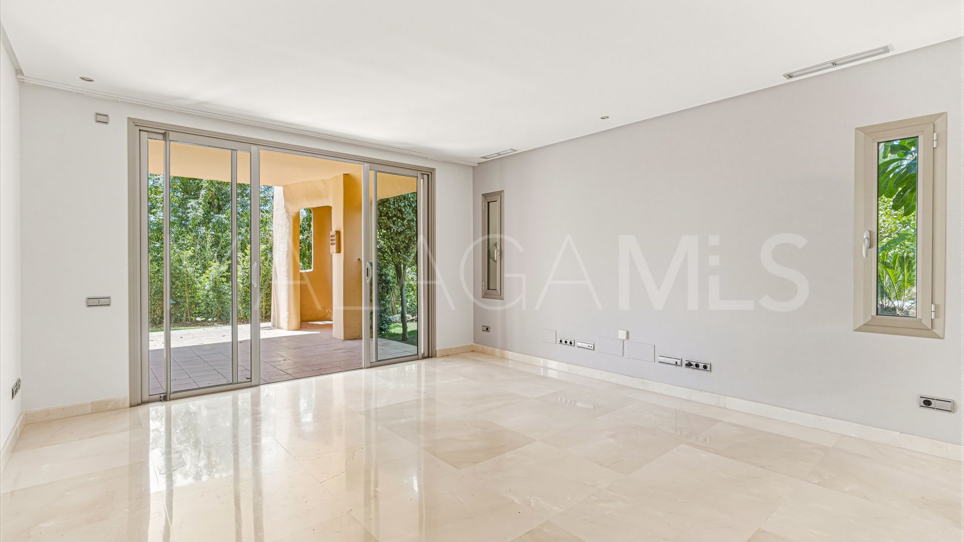 Appartement rez de chaussée for sale in Mansion Club