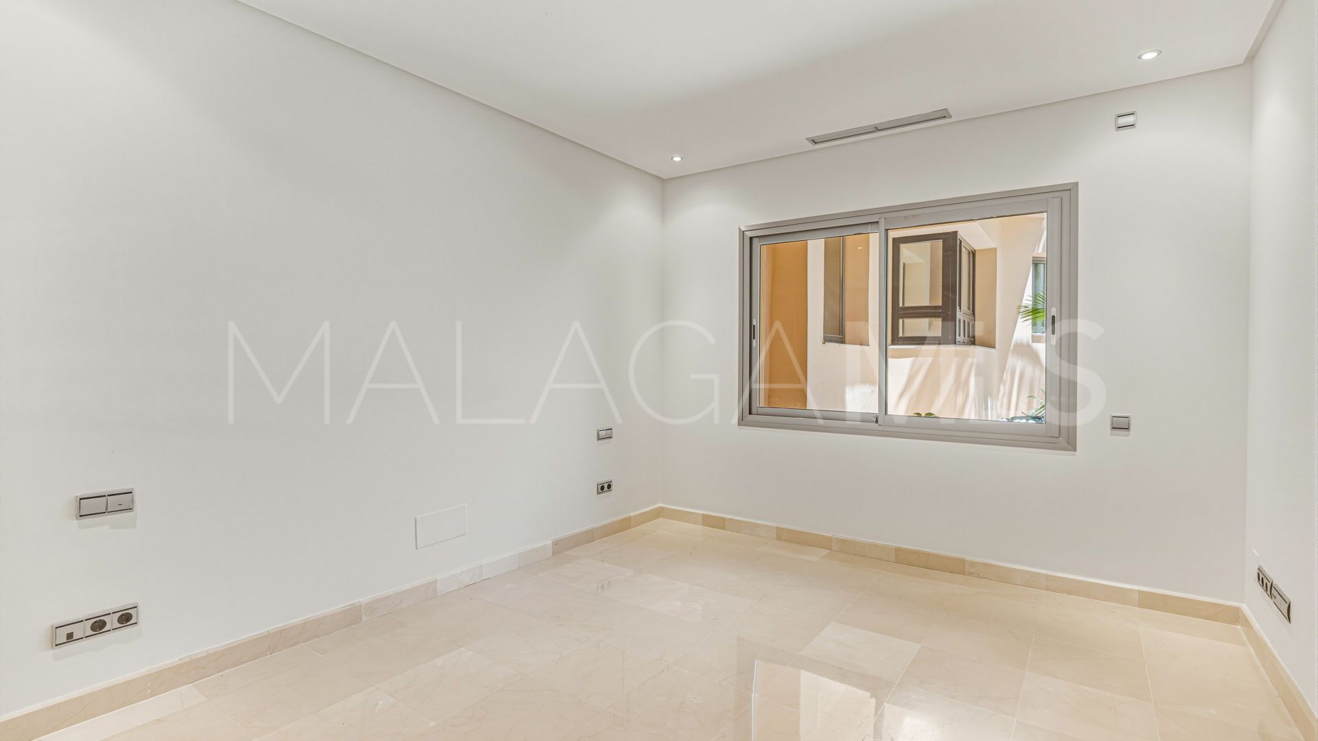 Appartement rez de chaussée for sale in Mansion Club
