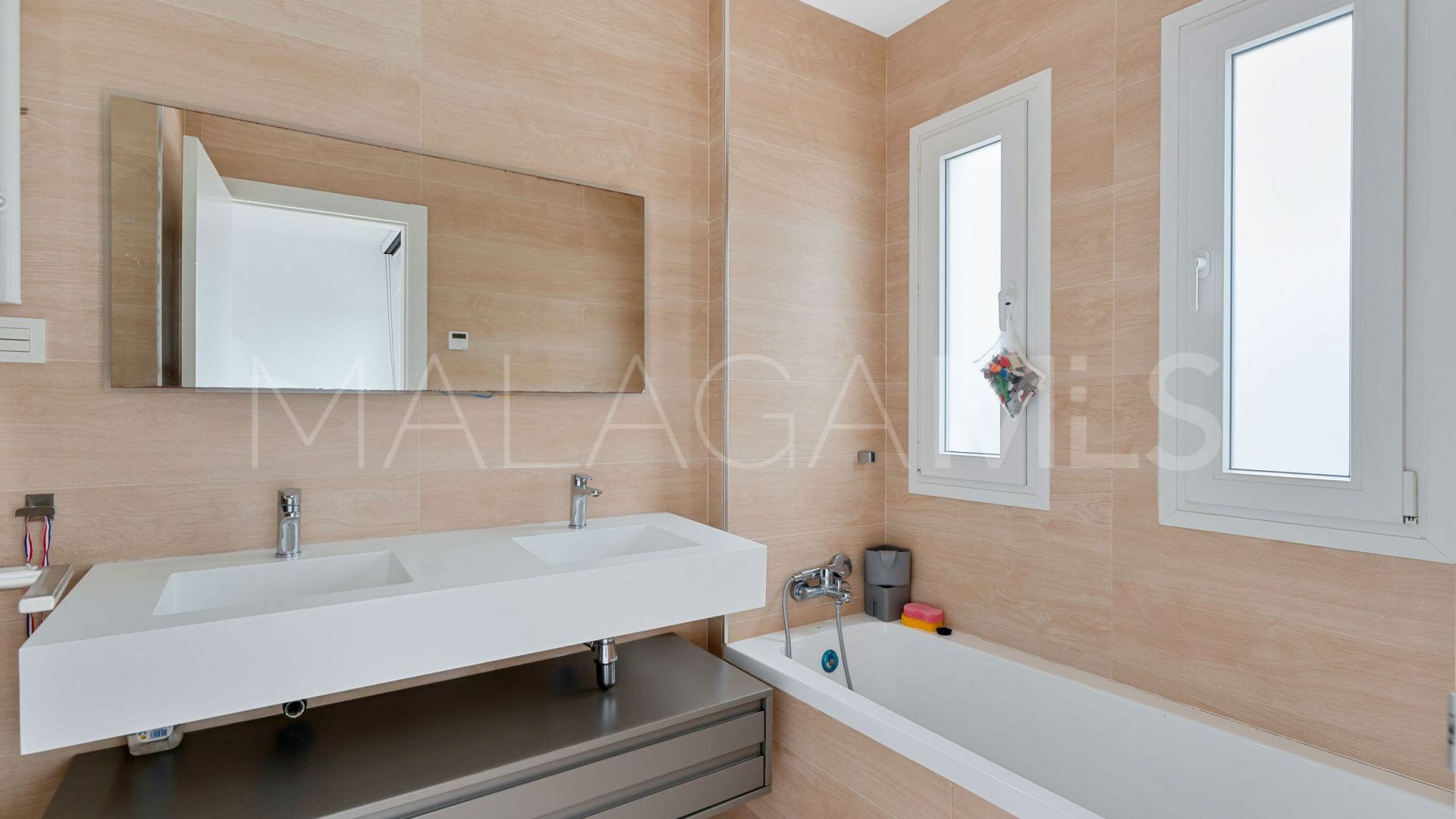 Adosado for sale in El Romeral de Calahonda de 4 bedrooms