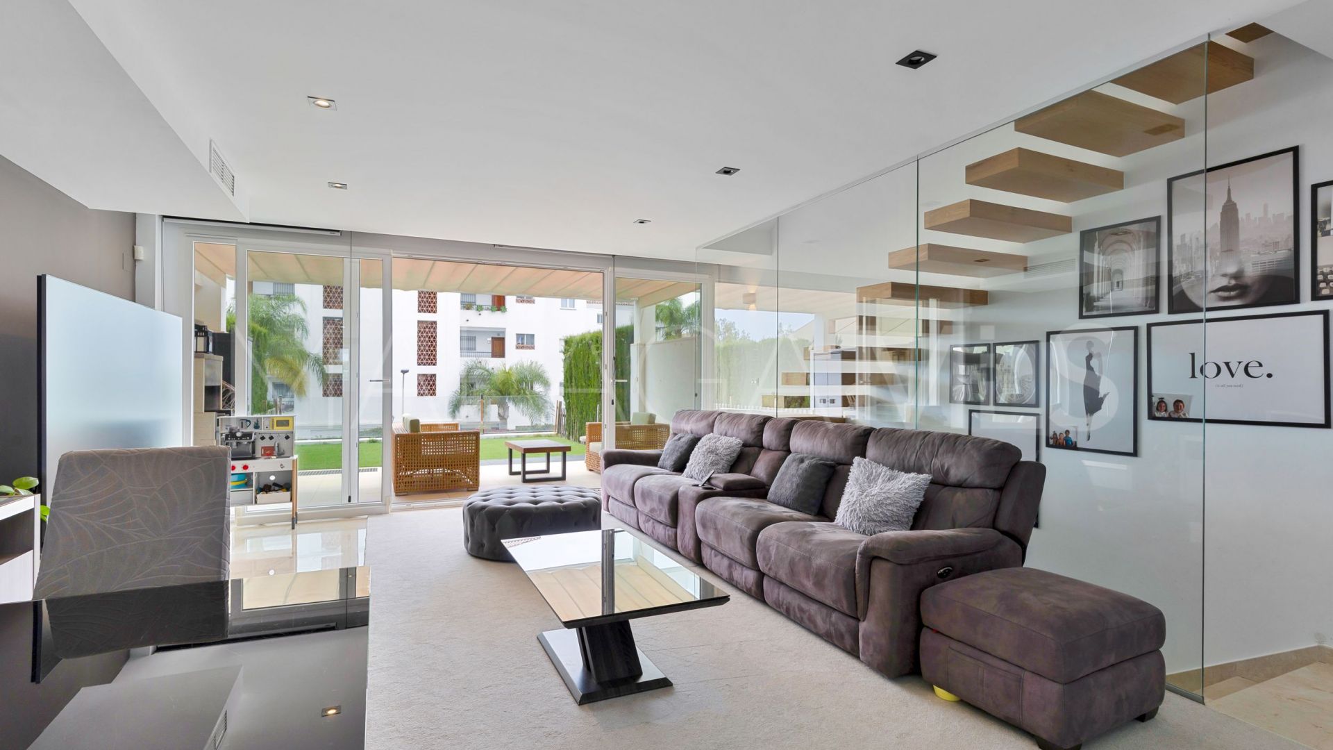 Adosado for sale in El Romeral de Calahonda de 4 bedrooms