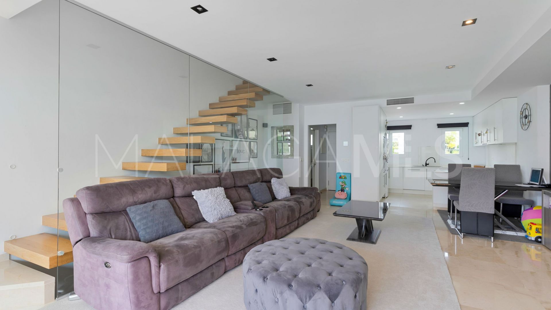 Adosado for sale in El Romeral de Calahonda de 4 bedrooms