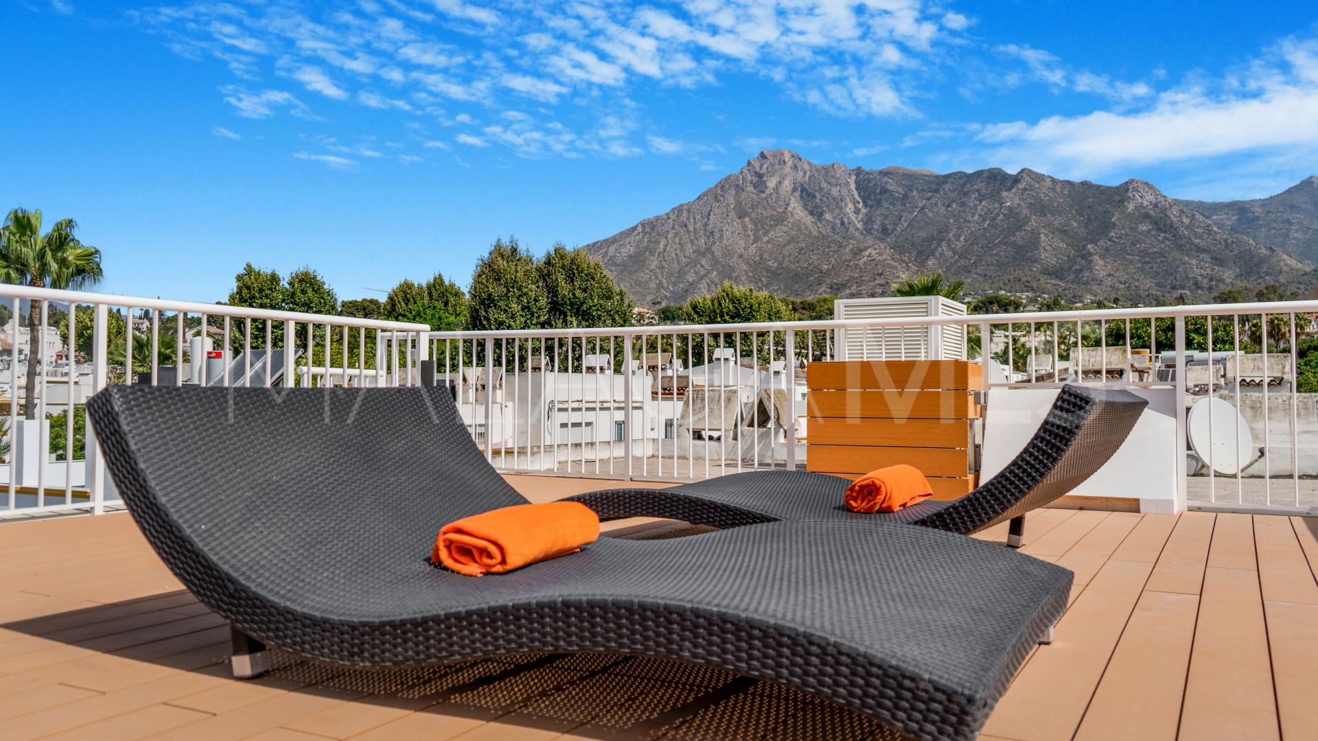 Radhus for sale in Marbellamar