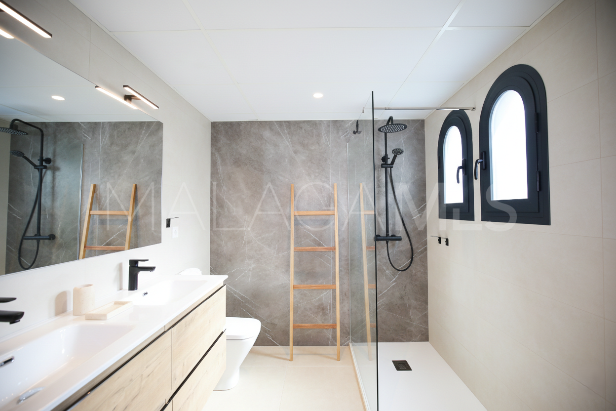 For sale 3 bedrooms town house in Agra Residencial