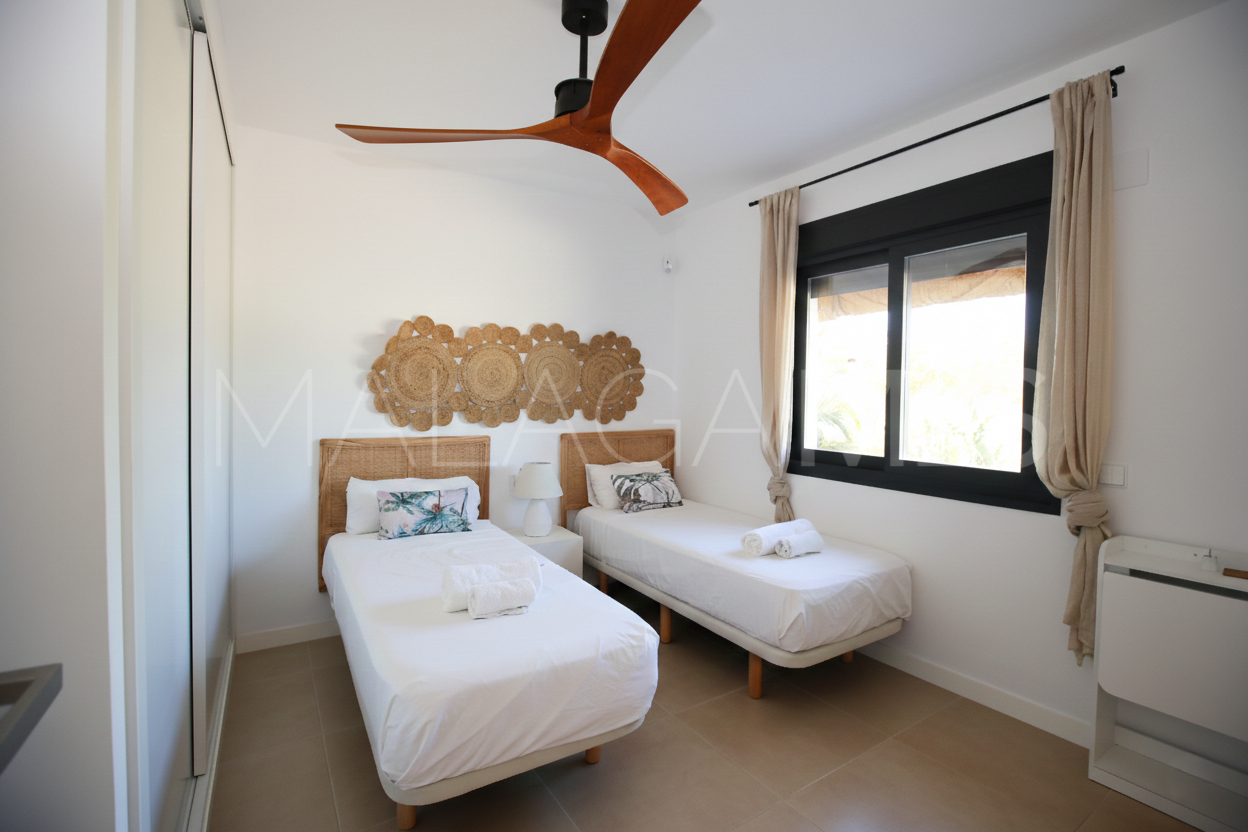 For sale 3 bedrooms town house in Agra Residencial