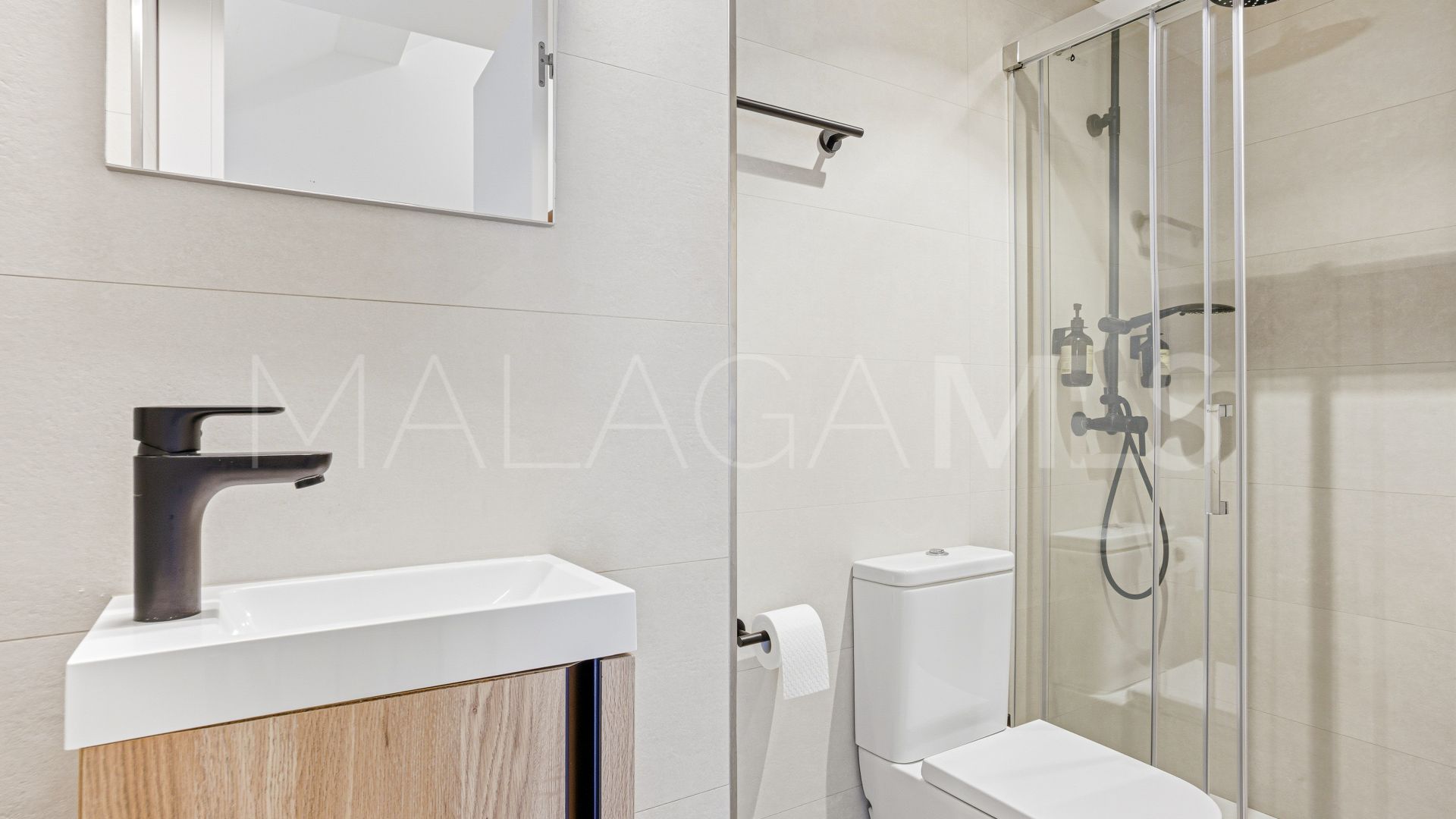 For sale 3 bedrooms town house in Agra Residencial