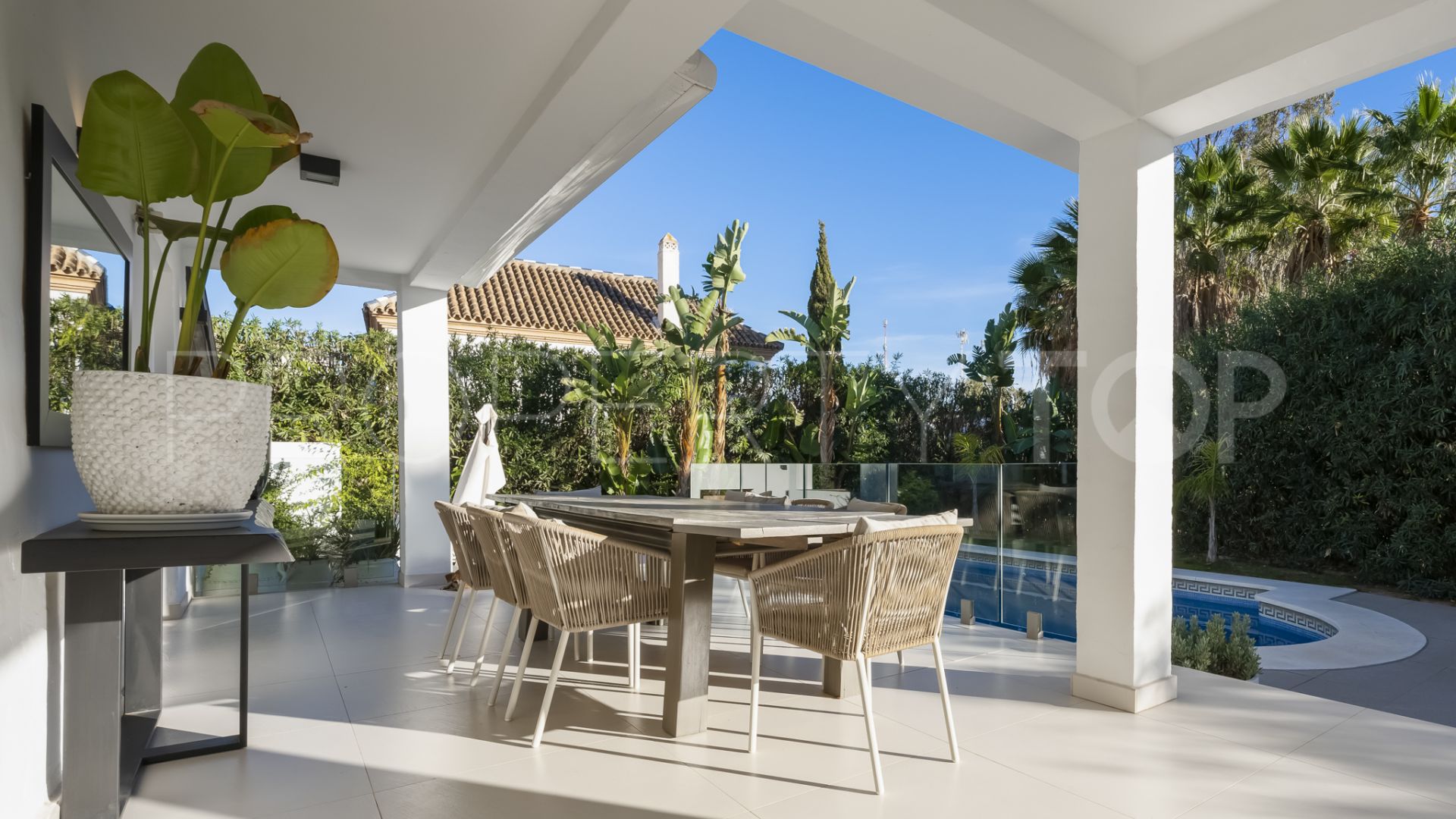 Villa for sale in Marbella Country Club with 4 bedrooms
