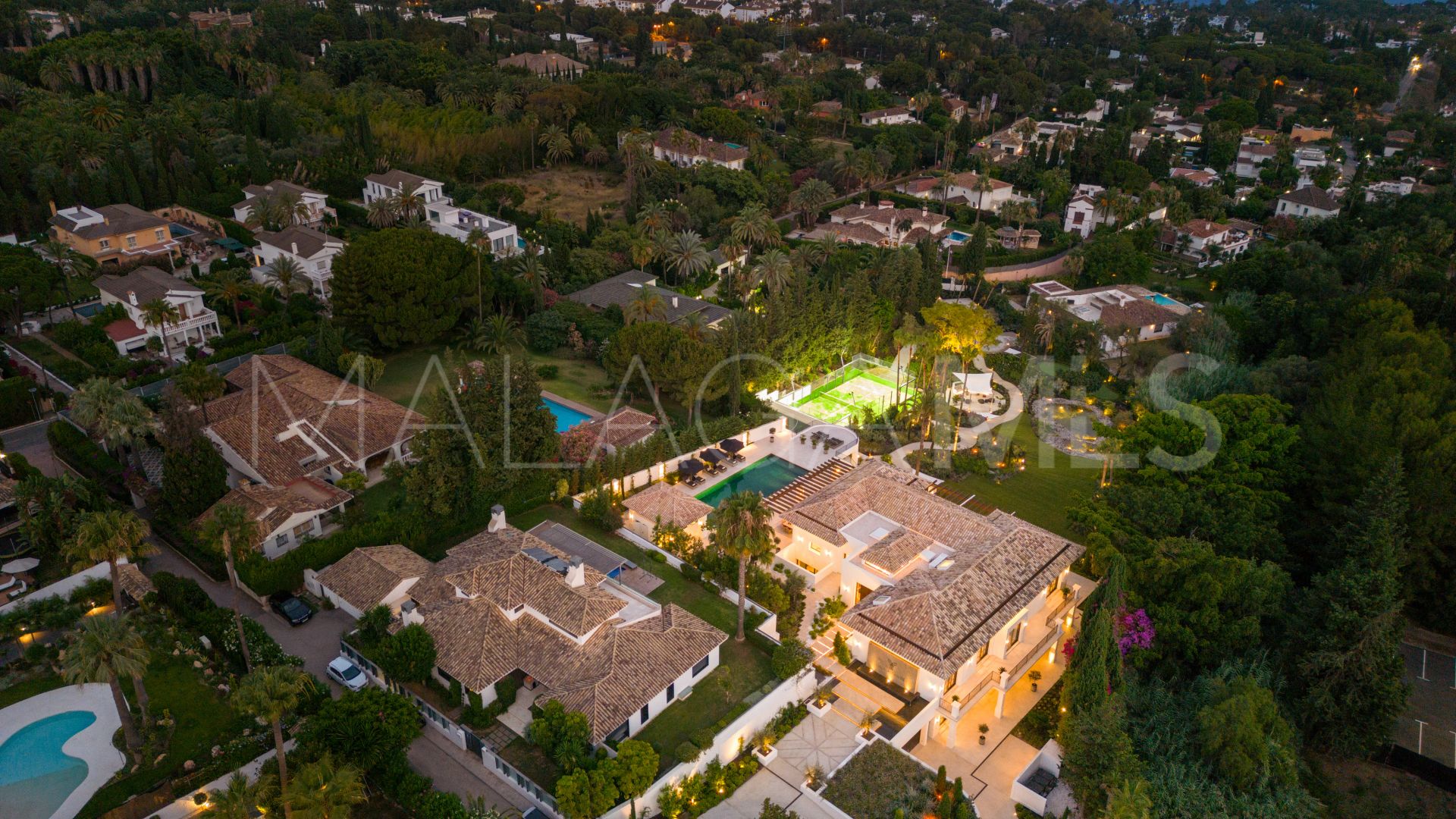8 bedrooms villa in Rocio de Nagüeles for sale