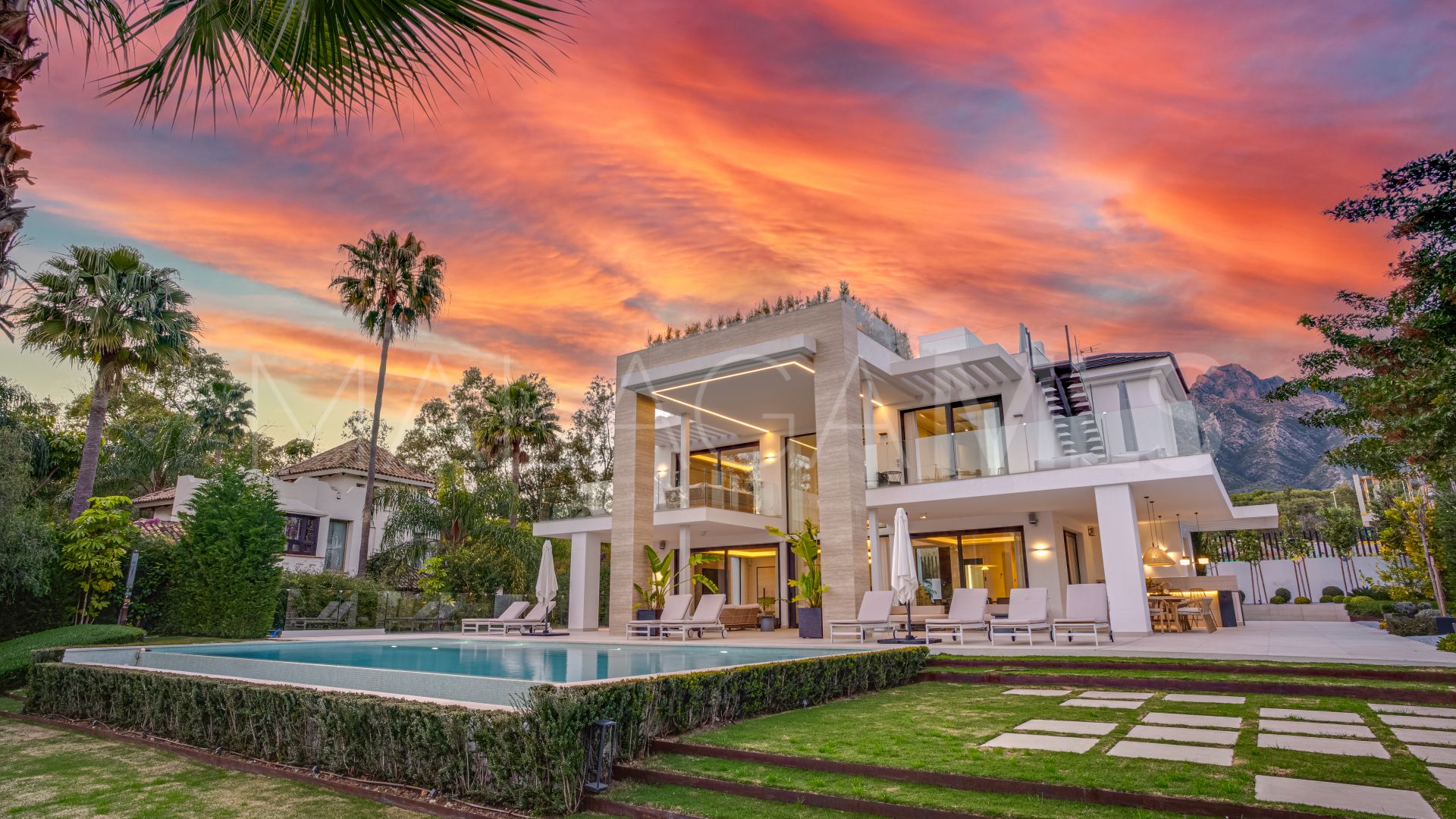 Villa for sale in Golden Mile