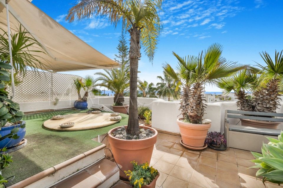 Duplex penthouse for sale in Marbella Real