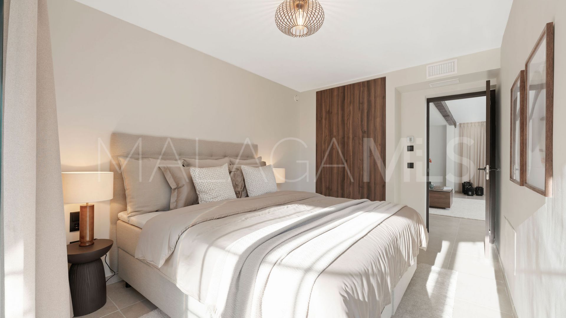 Buy villa in Nueva Andalucia with 4 bedrooms