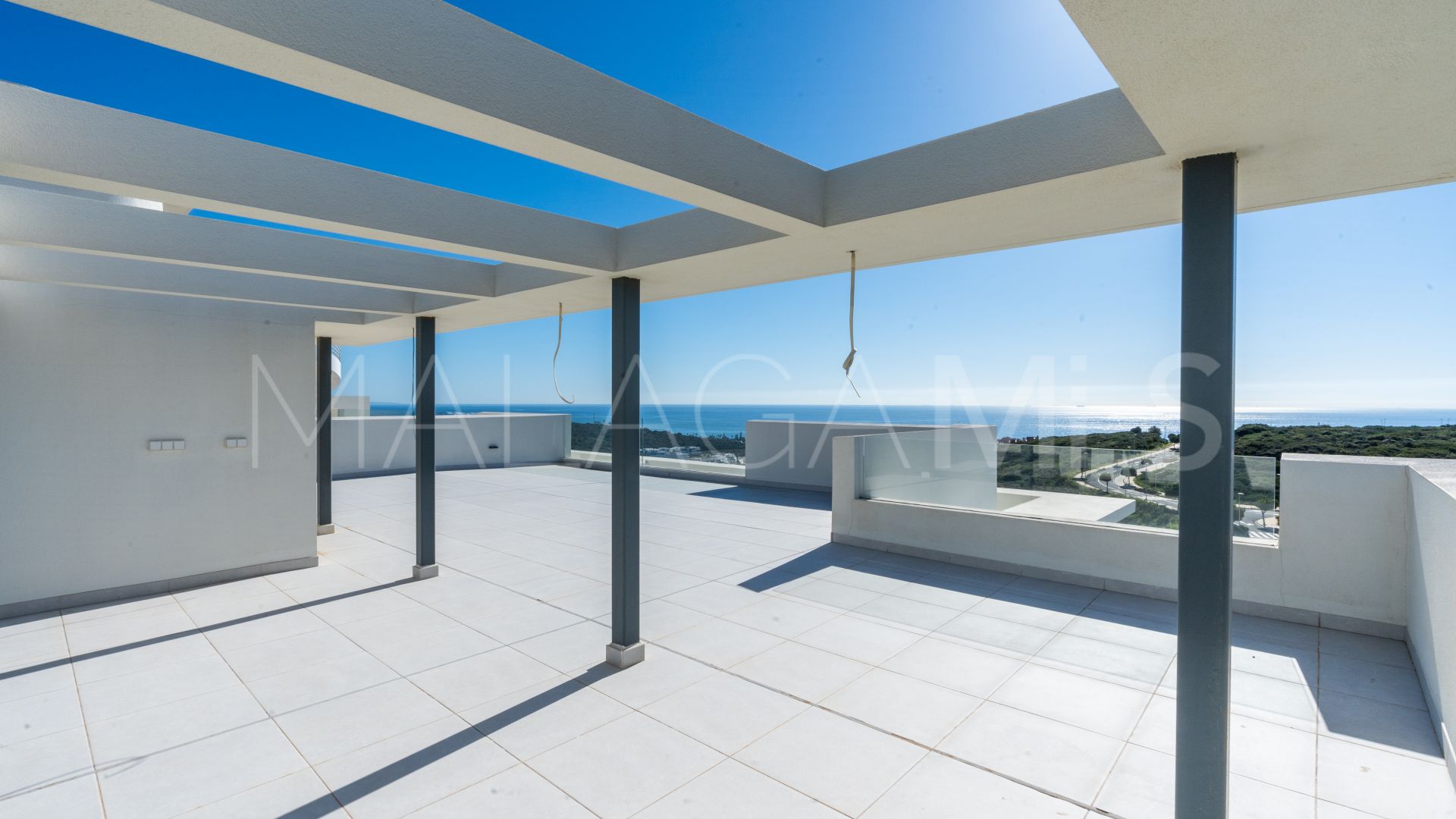 Duplex penthouse for sale in Finca Cortesin