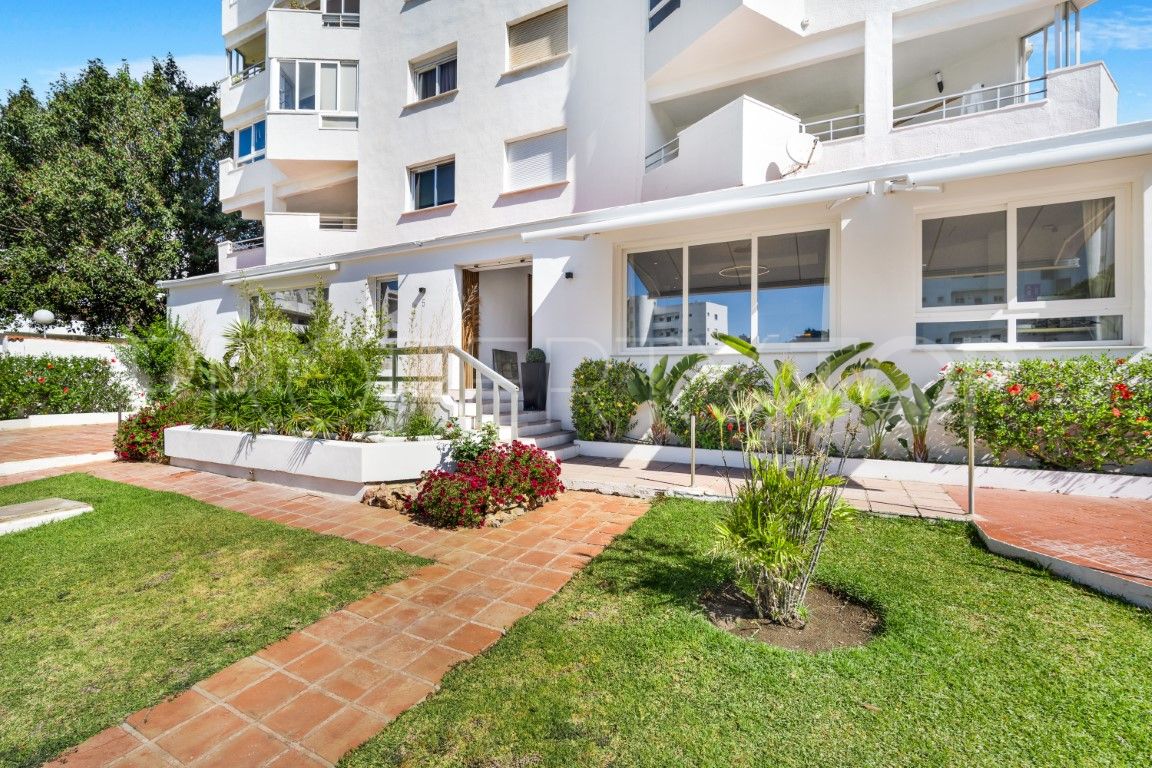 Ground floor apartment in Calahonda Playa for sale