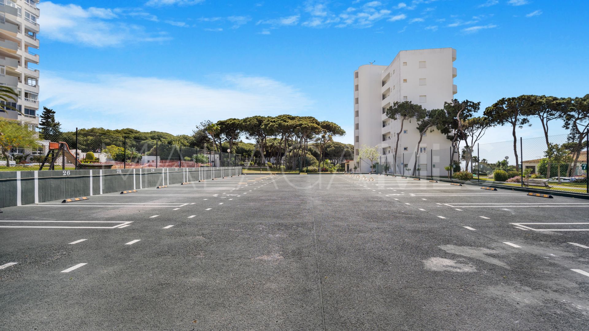 Appartement rez de chaussée for sale in Calahonda Playa