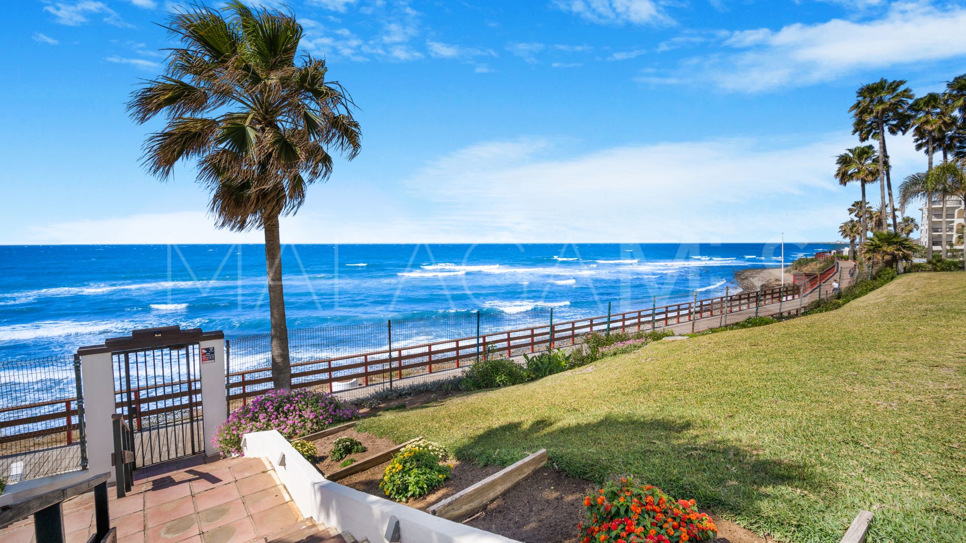 Appartement rez de chaussée for sale in Calahonda Playa