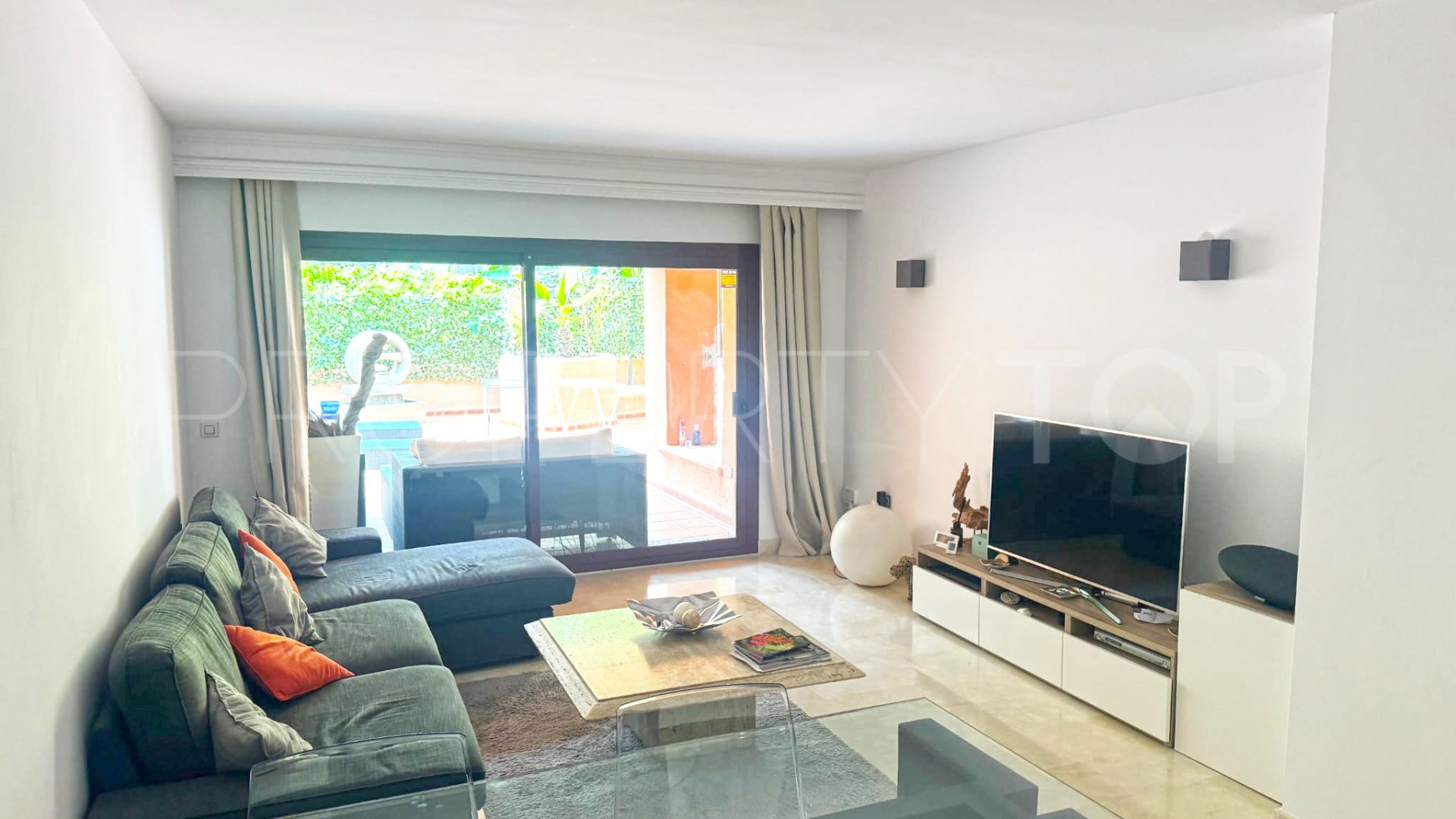 Apartamento planta baja en venta en Jardines de Albaicín