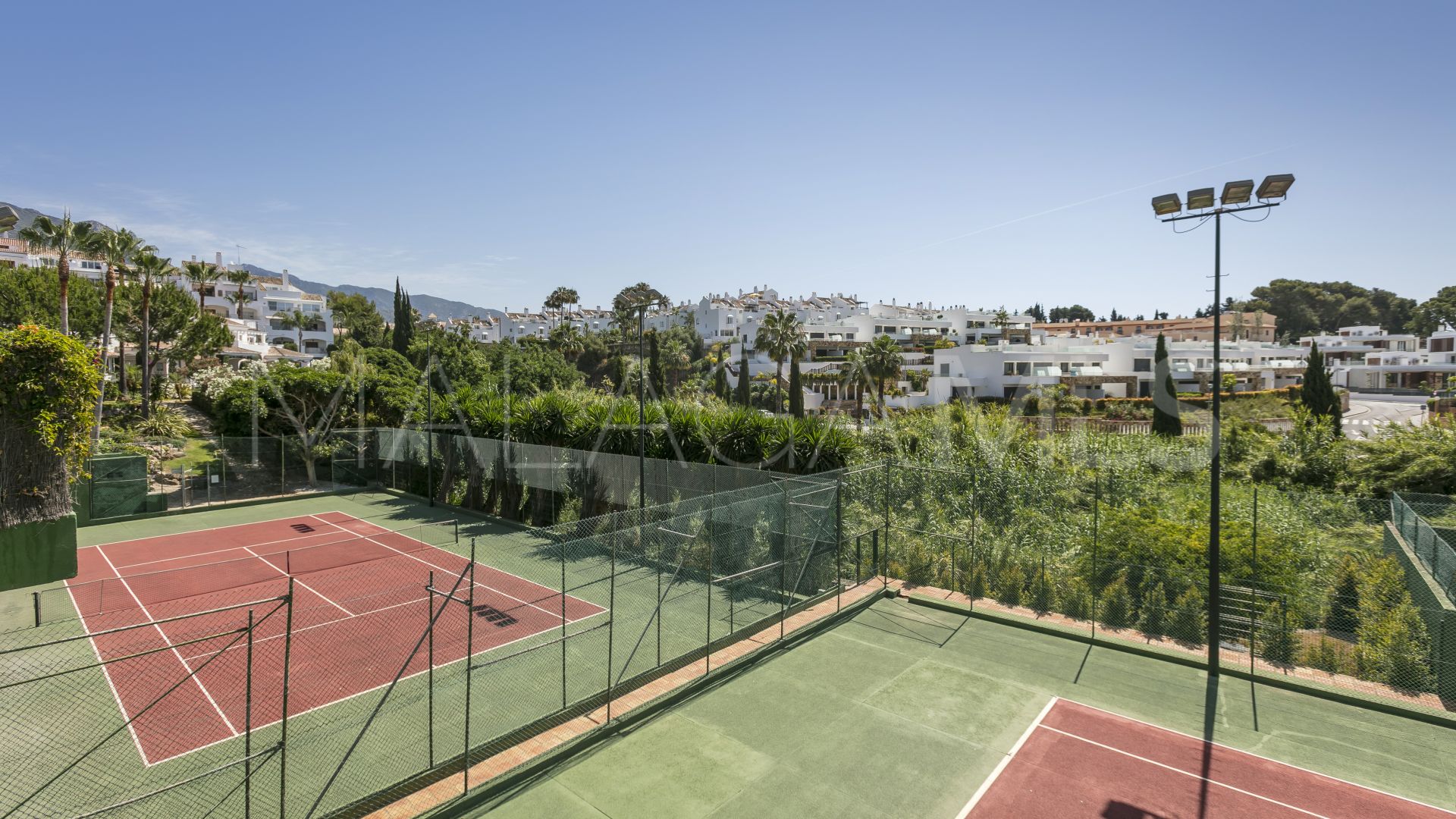 Bottenvåningslägenhet for sale in Señorio de Marbella