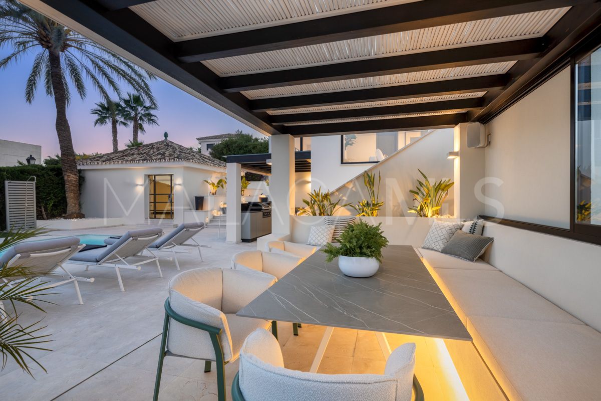Villa for sale in Los Naranjos Hill Club