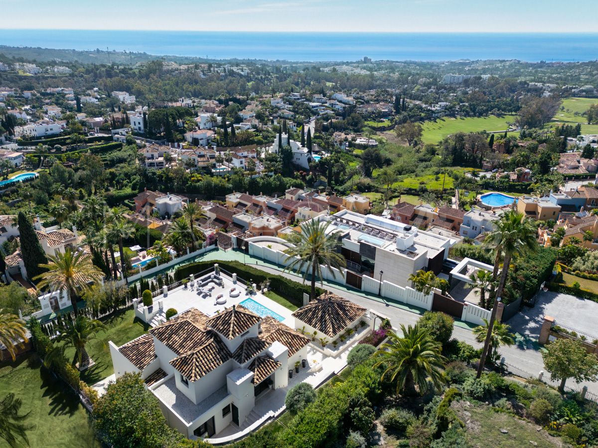 Villa for sale in Los Naranjos Hill Club