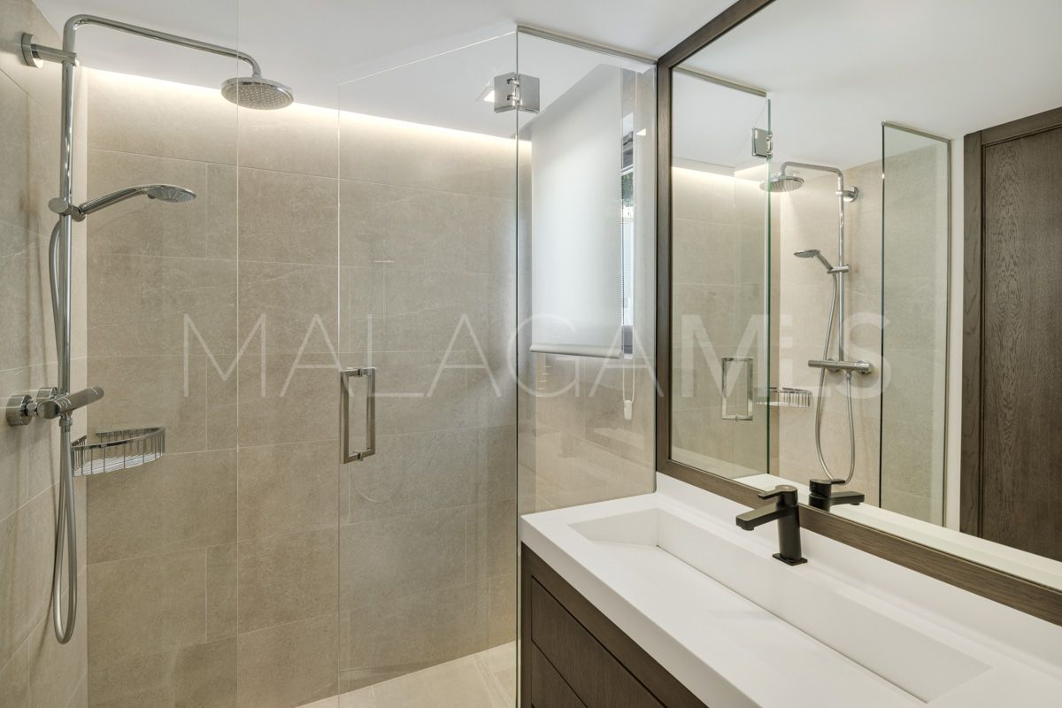 Villa for sale in Los Naranjos Hill Club