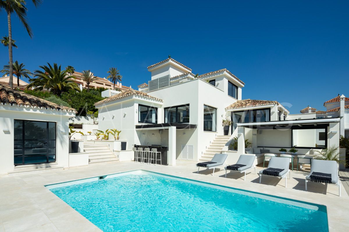 Villa for sale in Los Naranjos Hill Club
